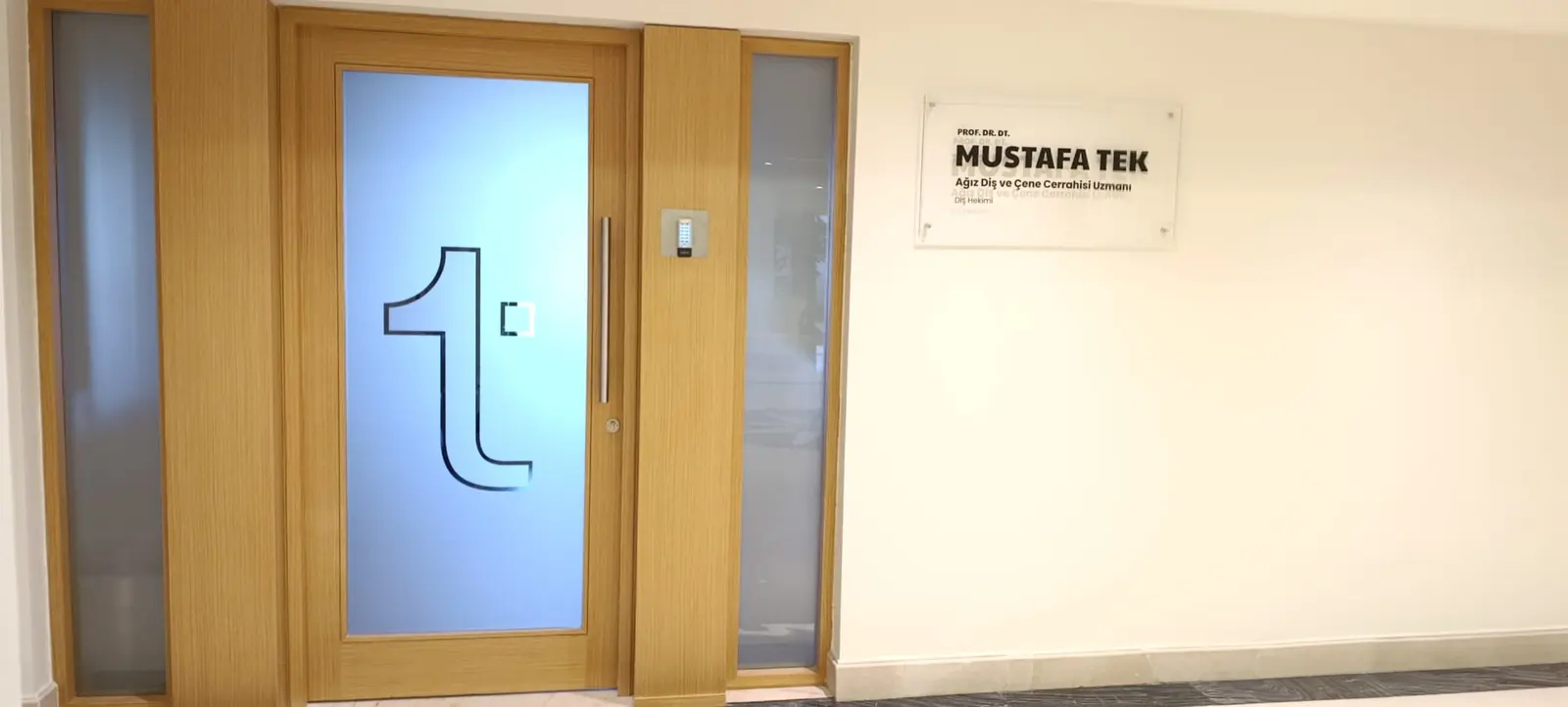 Dr. Mustafa Tek