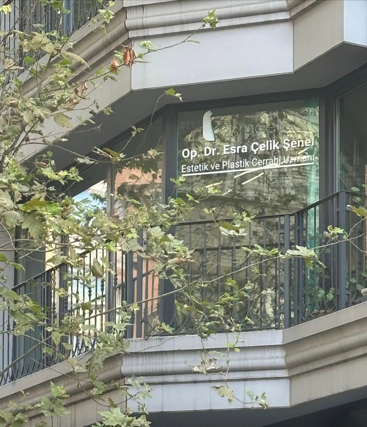 Dr Esra Çelik Şenel