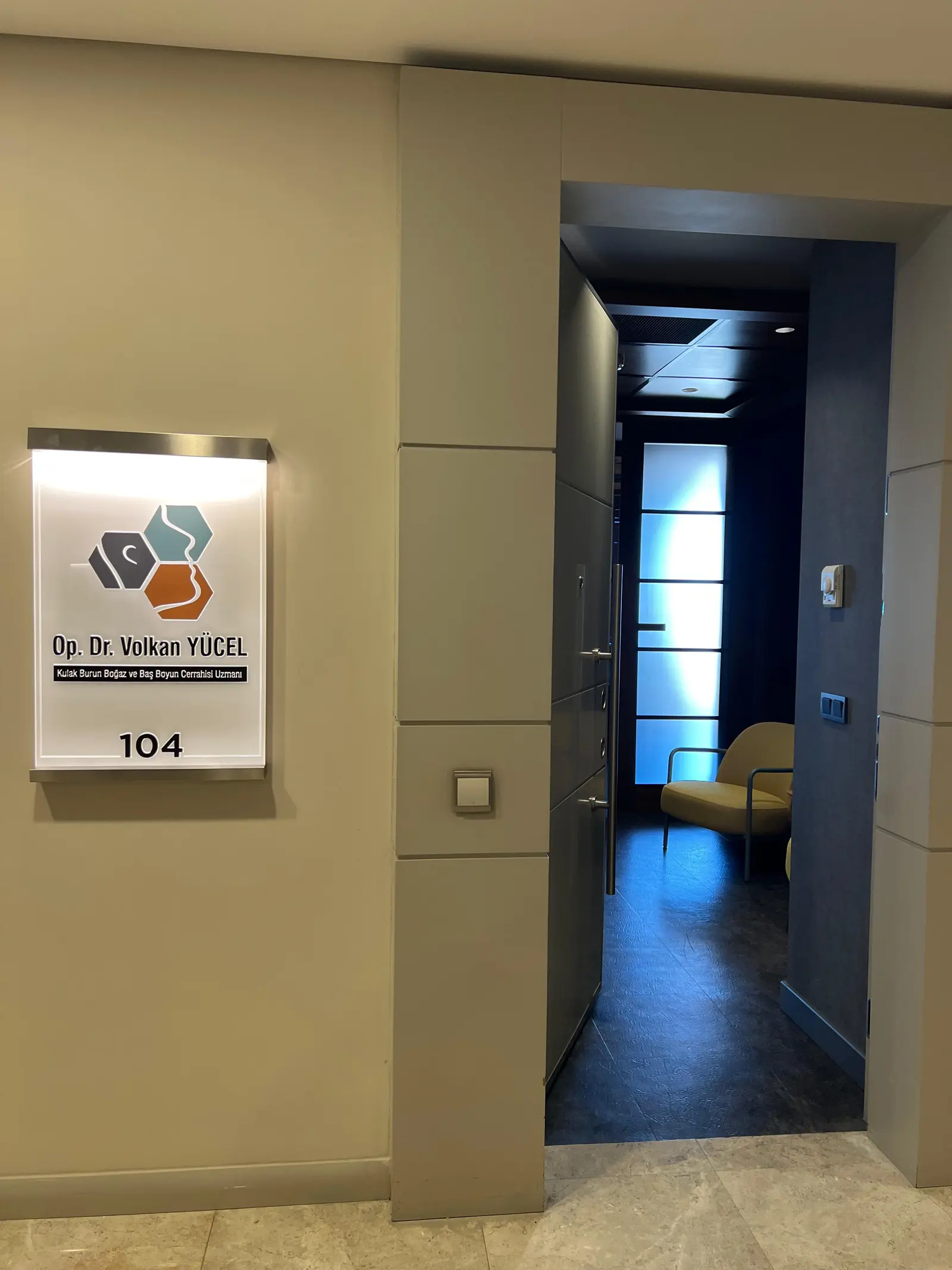 Dr Volkan Yücel