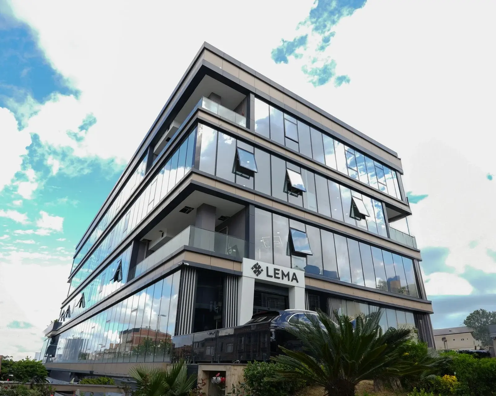 Lema Küçükçekmece Dental Clinic