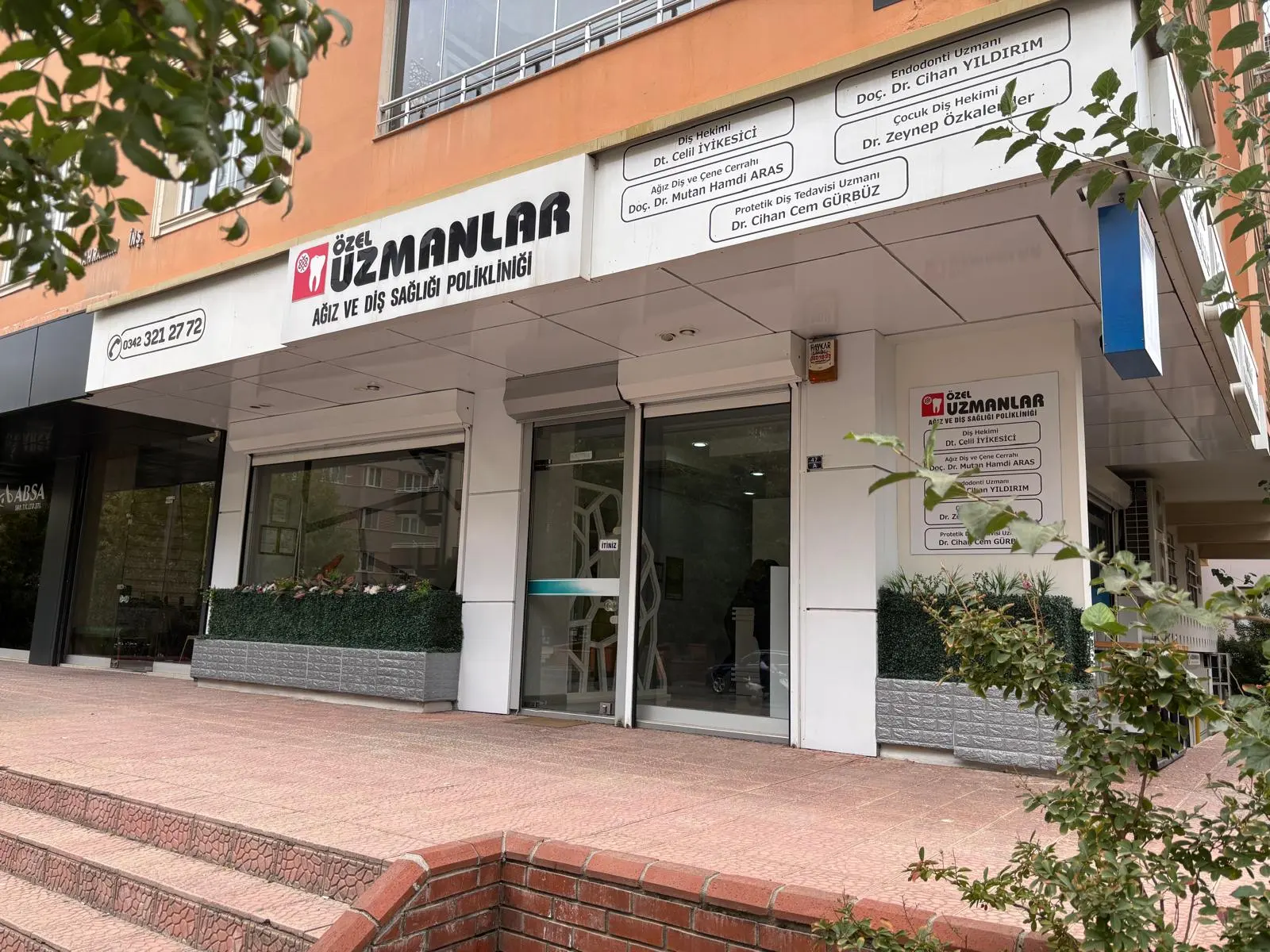 Uzmanlar Zahnklinik