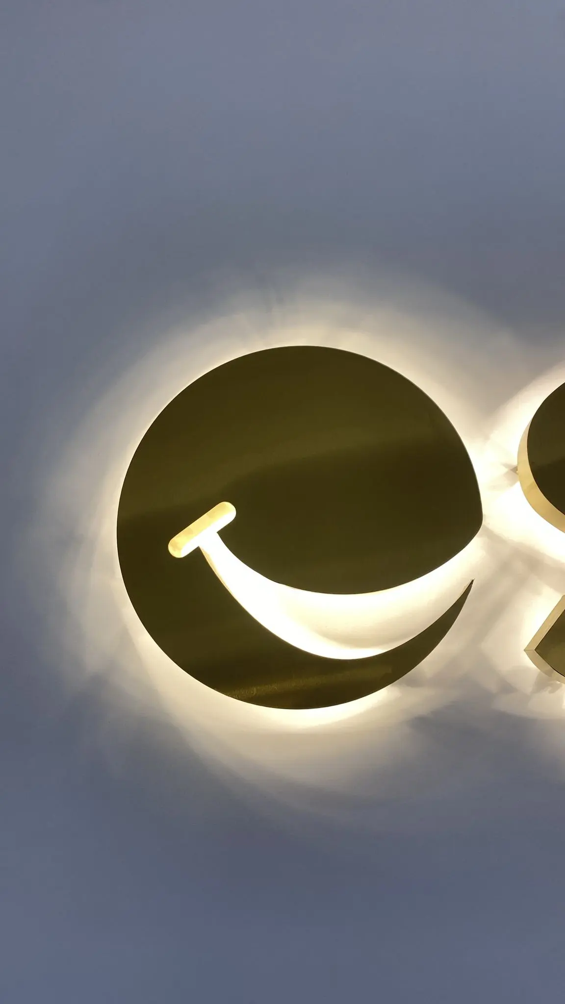Safir Dental Clinic logo