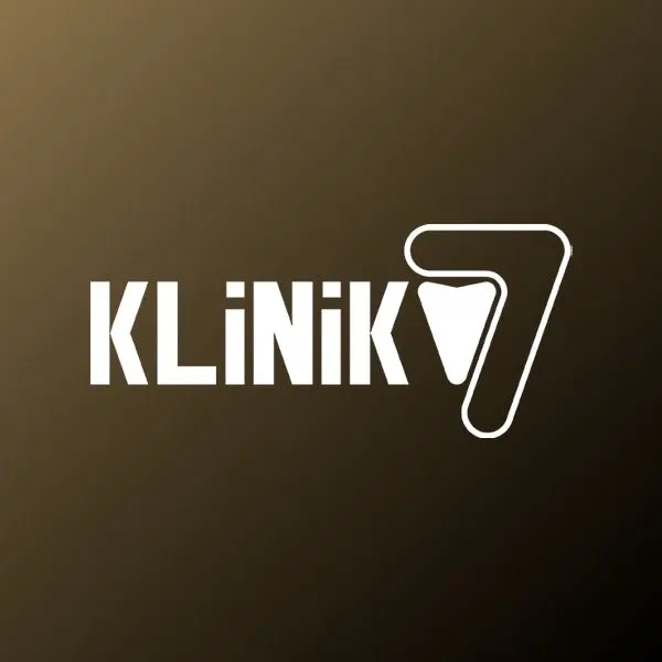 7 Dental Clinic logo