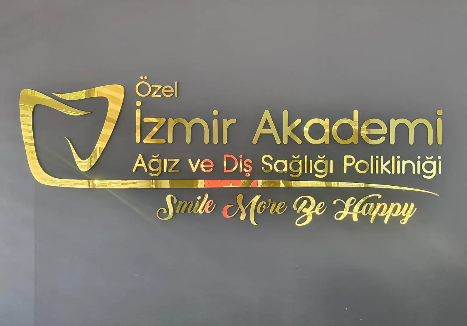 Izmir Akademi Dental Clinic logo
