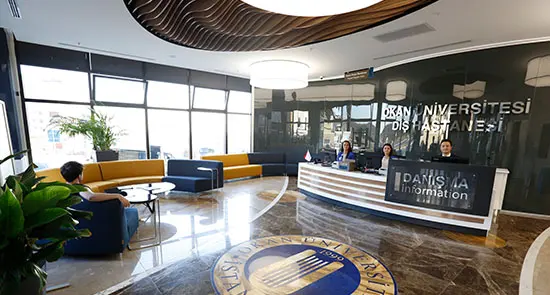 Von der Klinik bereitgestelltes Foto von Universitätszahnklinik Istanbul Okan