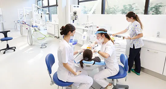 Von der Klinik bereitgestelltes Foto von Universitätszahnklinik Istanbul Okan