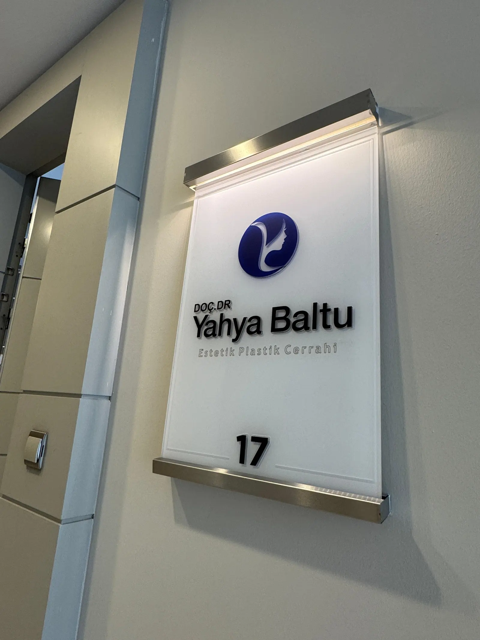 Von der Klinik bereitgestelltes Foto von Assoc. Prof. Dr. Yahya Baltu