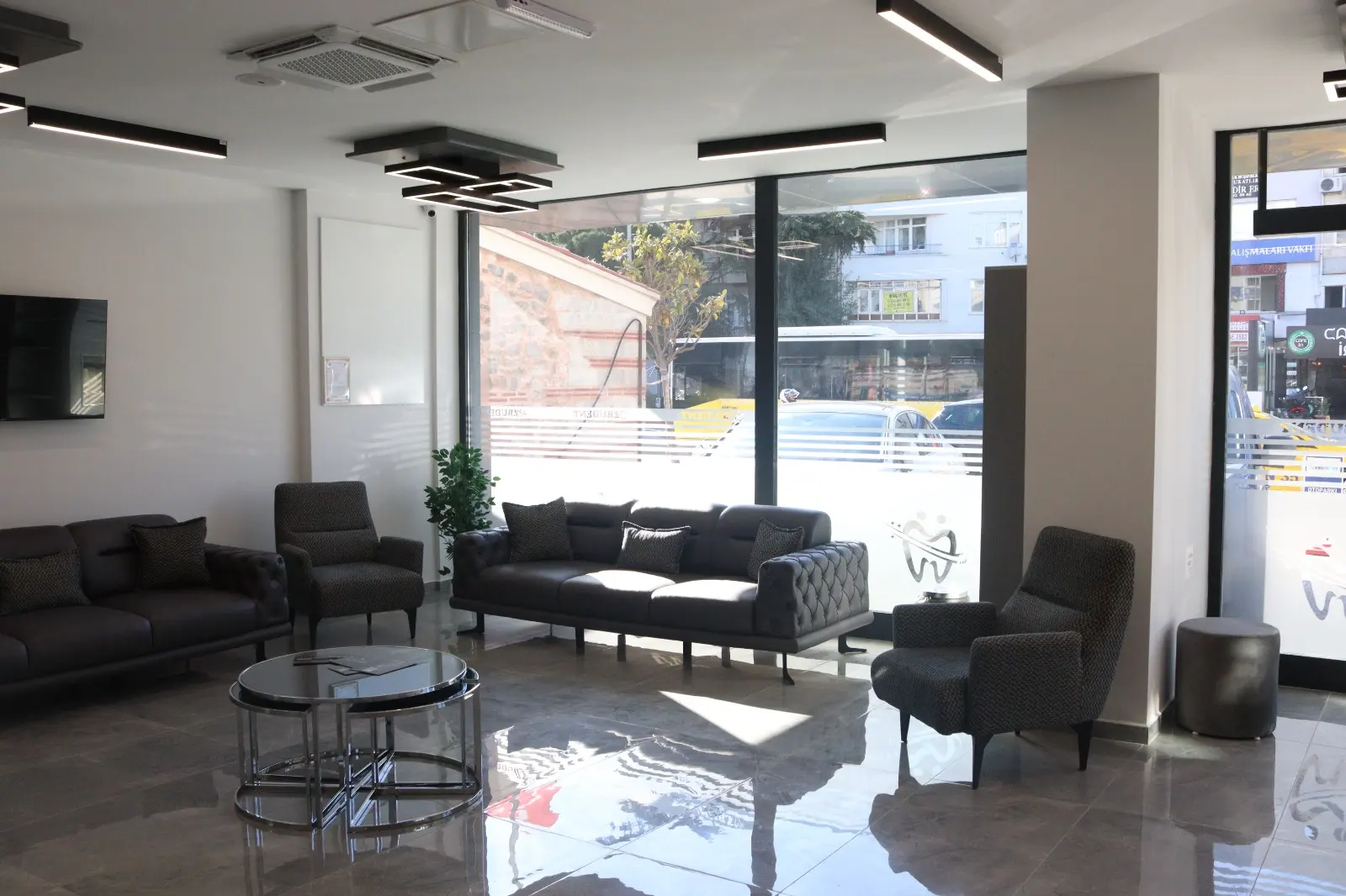 Clinic-provided photograph of Özbudent Dental Clinic