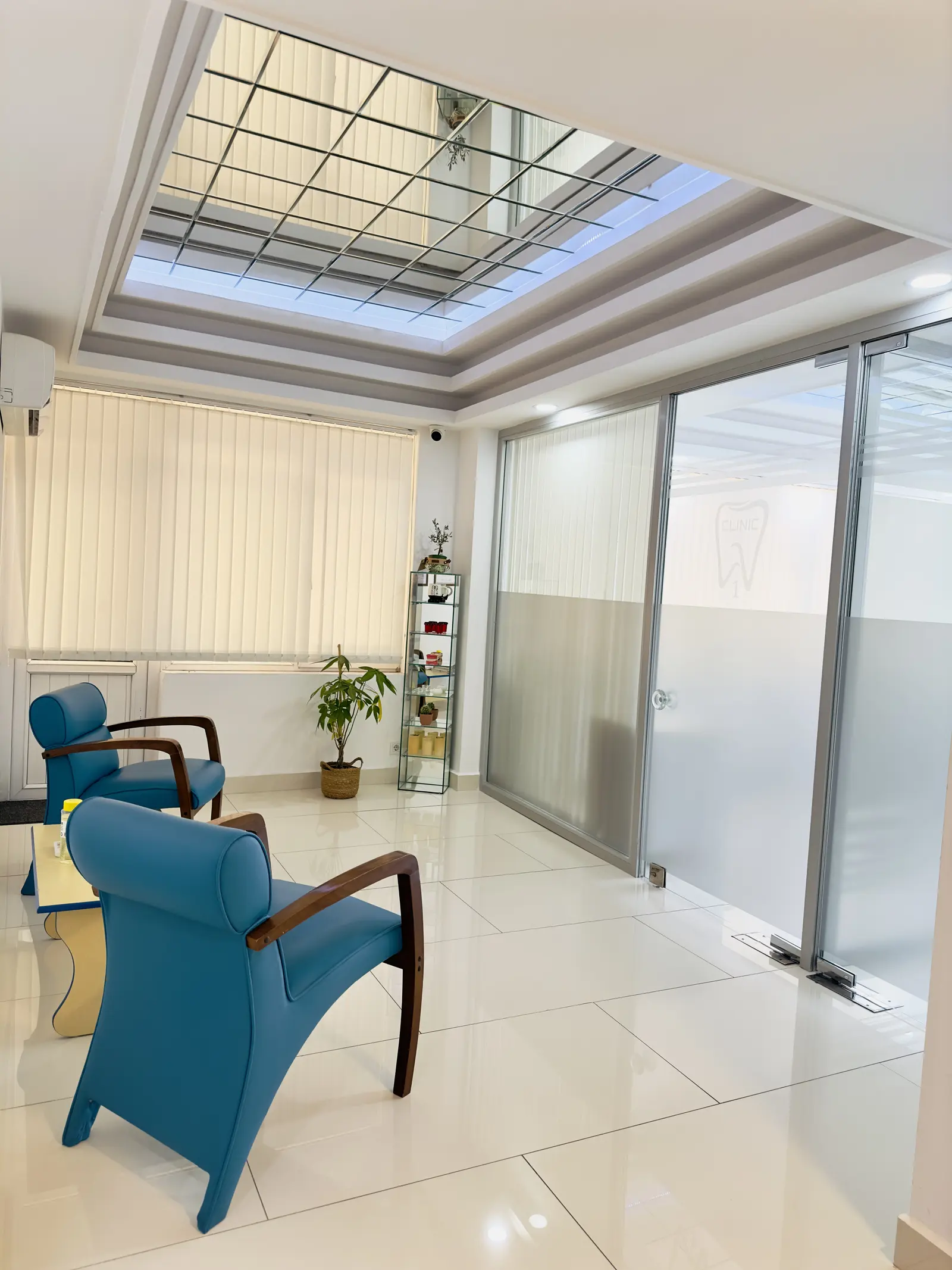 Clinic-provided photograph of Dr Elnaz Yıldız