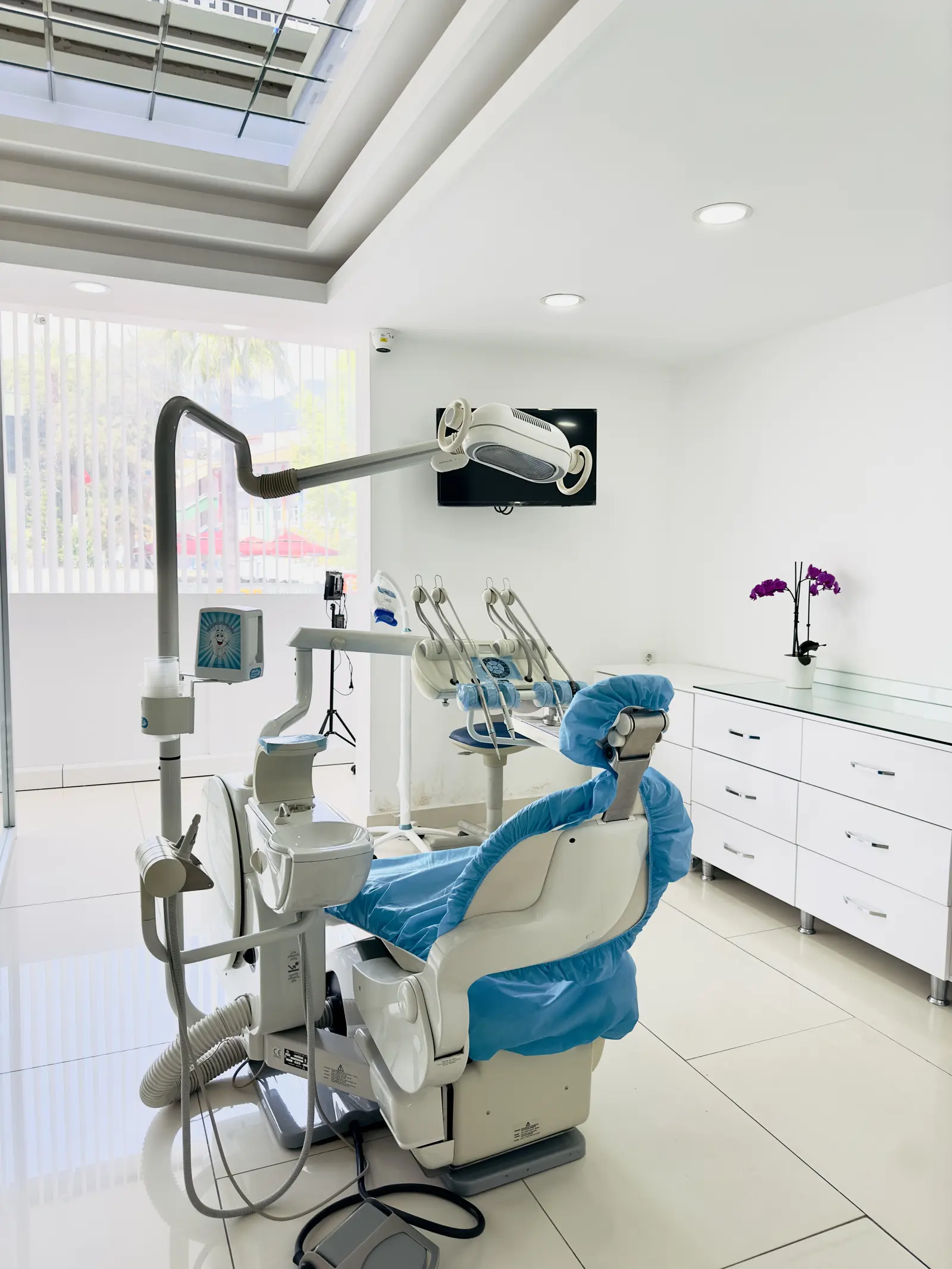 Clinic-provided photograph of Dr Elnaz Yıldız
