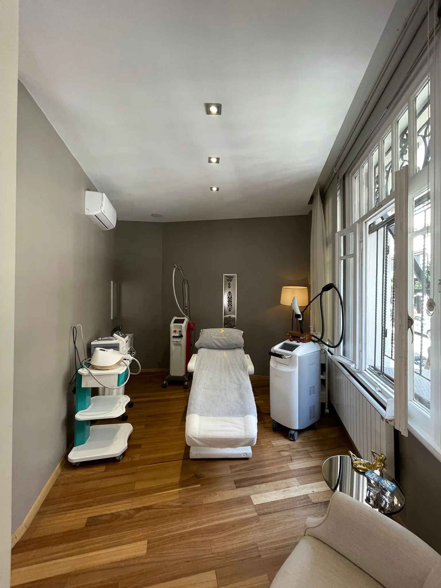 Clinic-provided photograph of Daisy Clinic