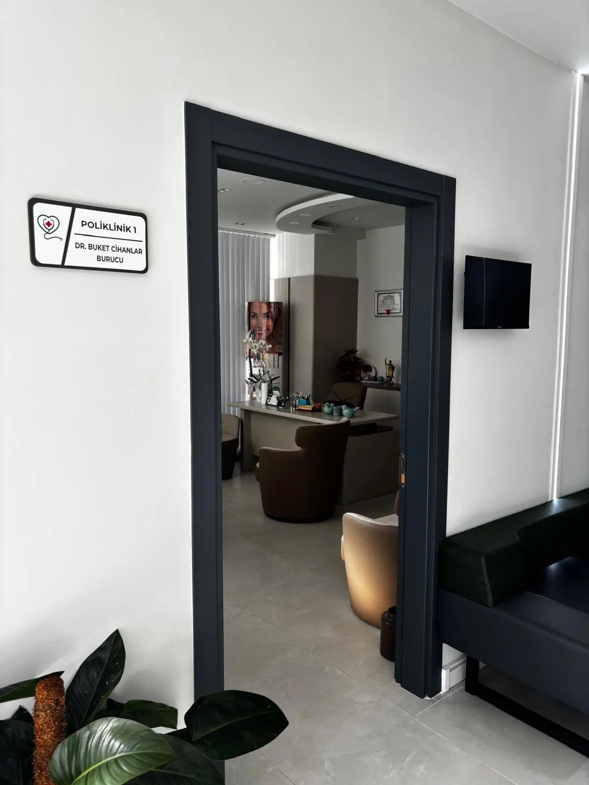 Von der Klinik bereitgestelltes Foto von Dr. Buket Cihanlar