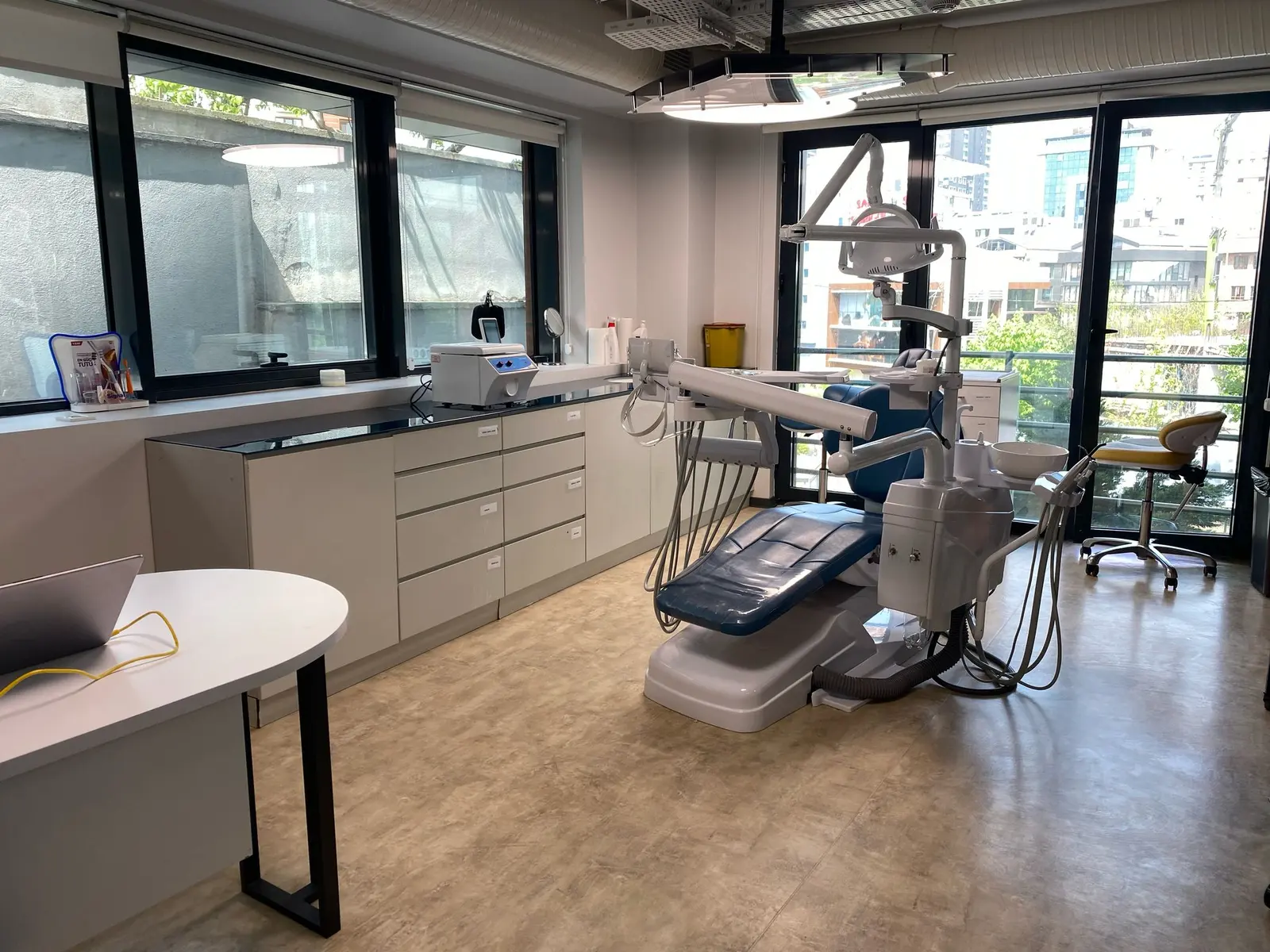 Von der Klinik bereitgestelltes Foto von Swissmed Dental Caddebostan