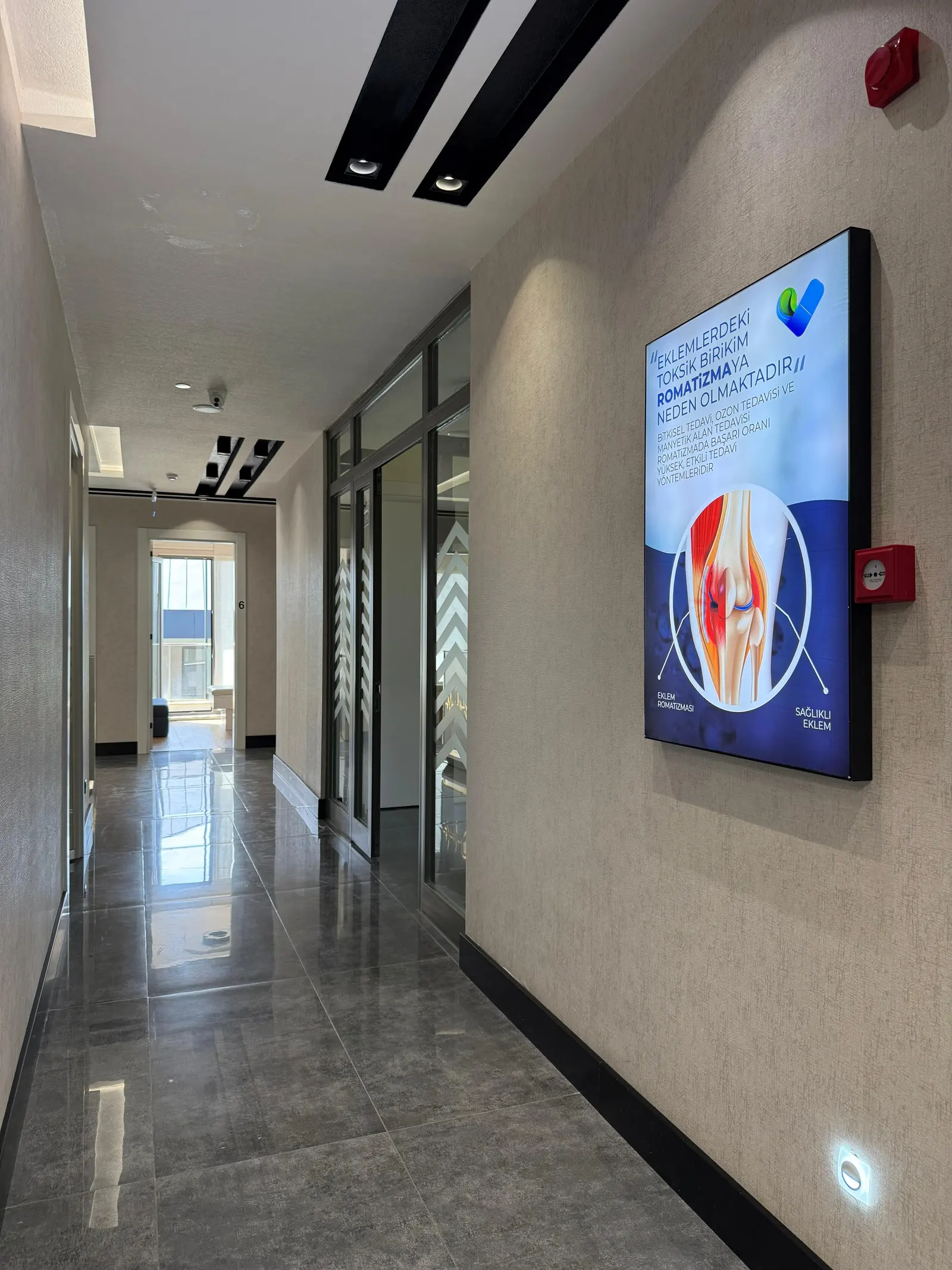 Clinic-provided photograph of Dr İbrahim Yılmaz