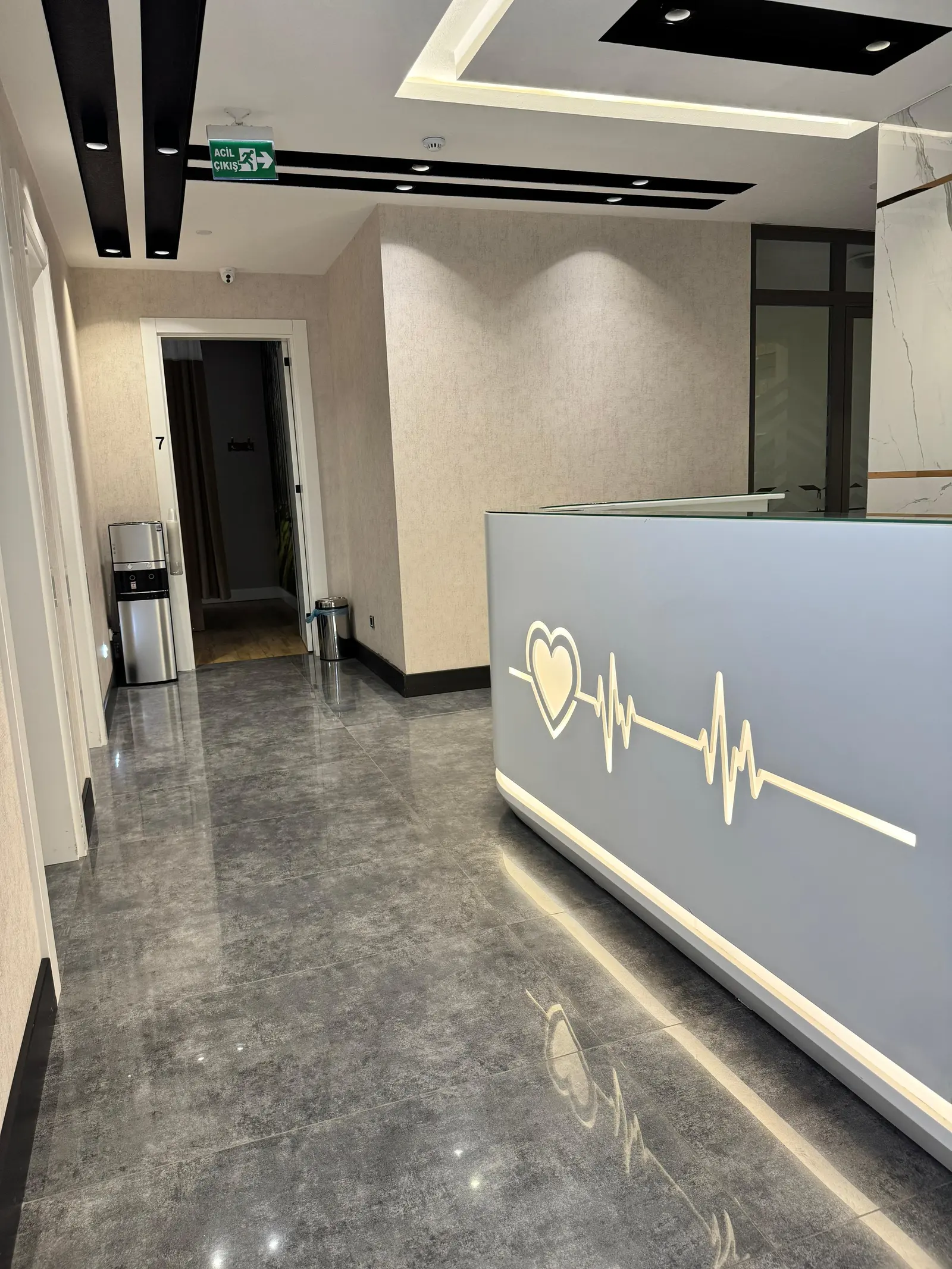 Clinic-provided photograph of Dr İbrahim Yılmaz