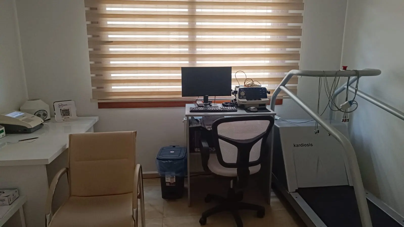 Clinic-provided photograph of Assoc. Prof. Dr Nihat Şen
