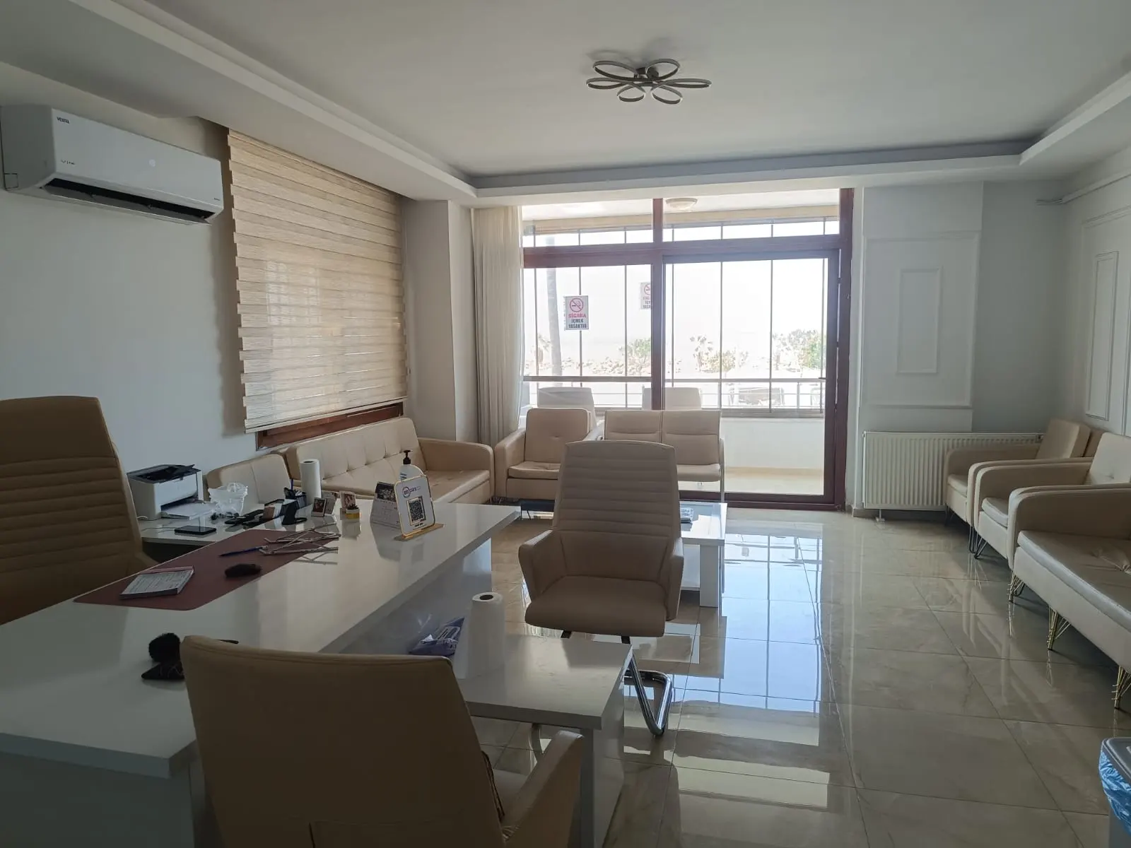 Clinic-provided photograph of Assoc. Prof. Dr Nihat Şen