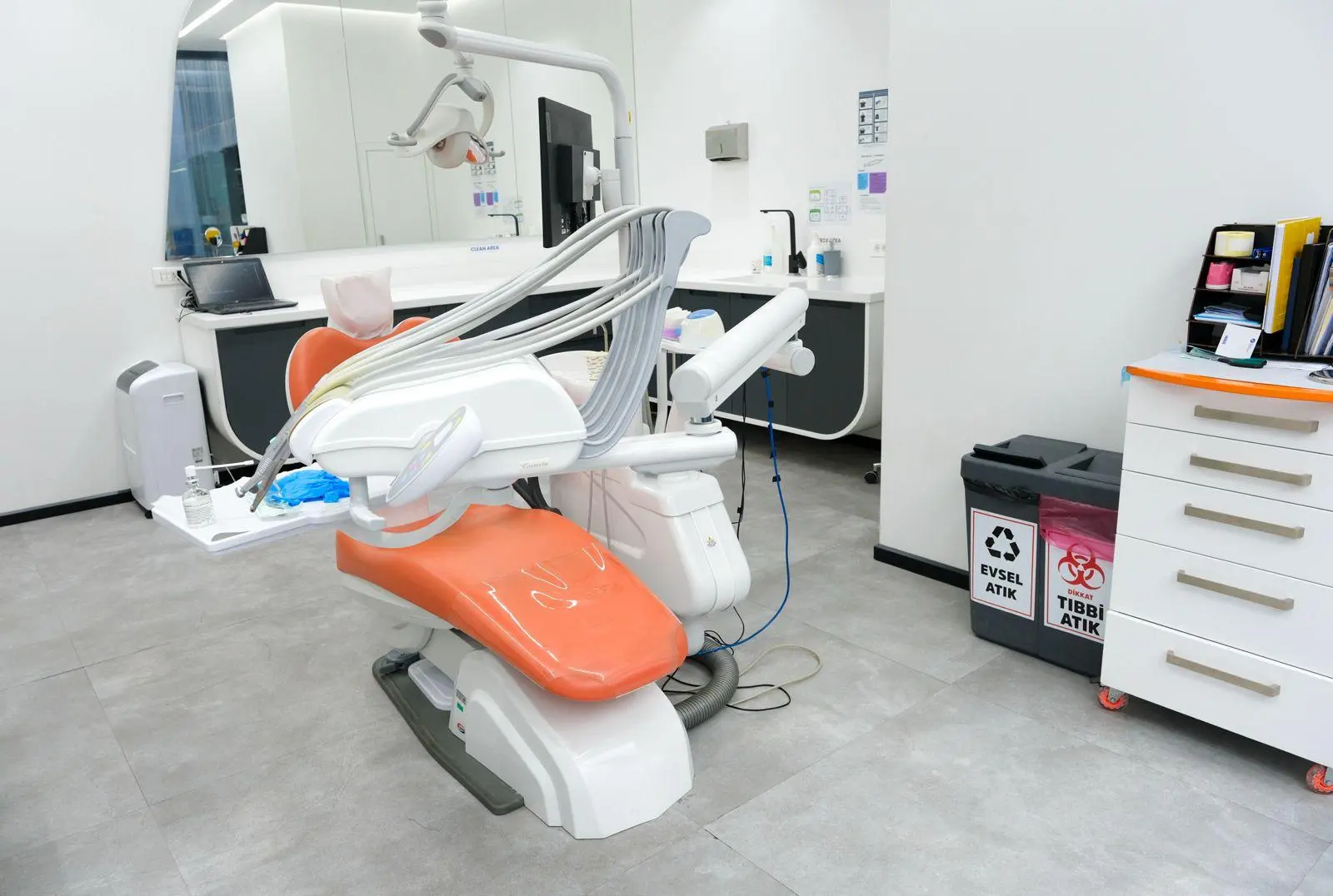 Von der Klinik bereitgestelltes Foto von Denthub Zahnklinik