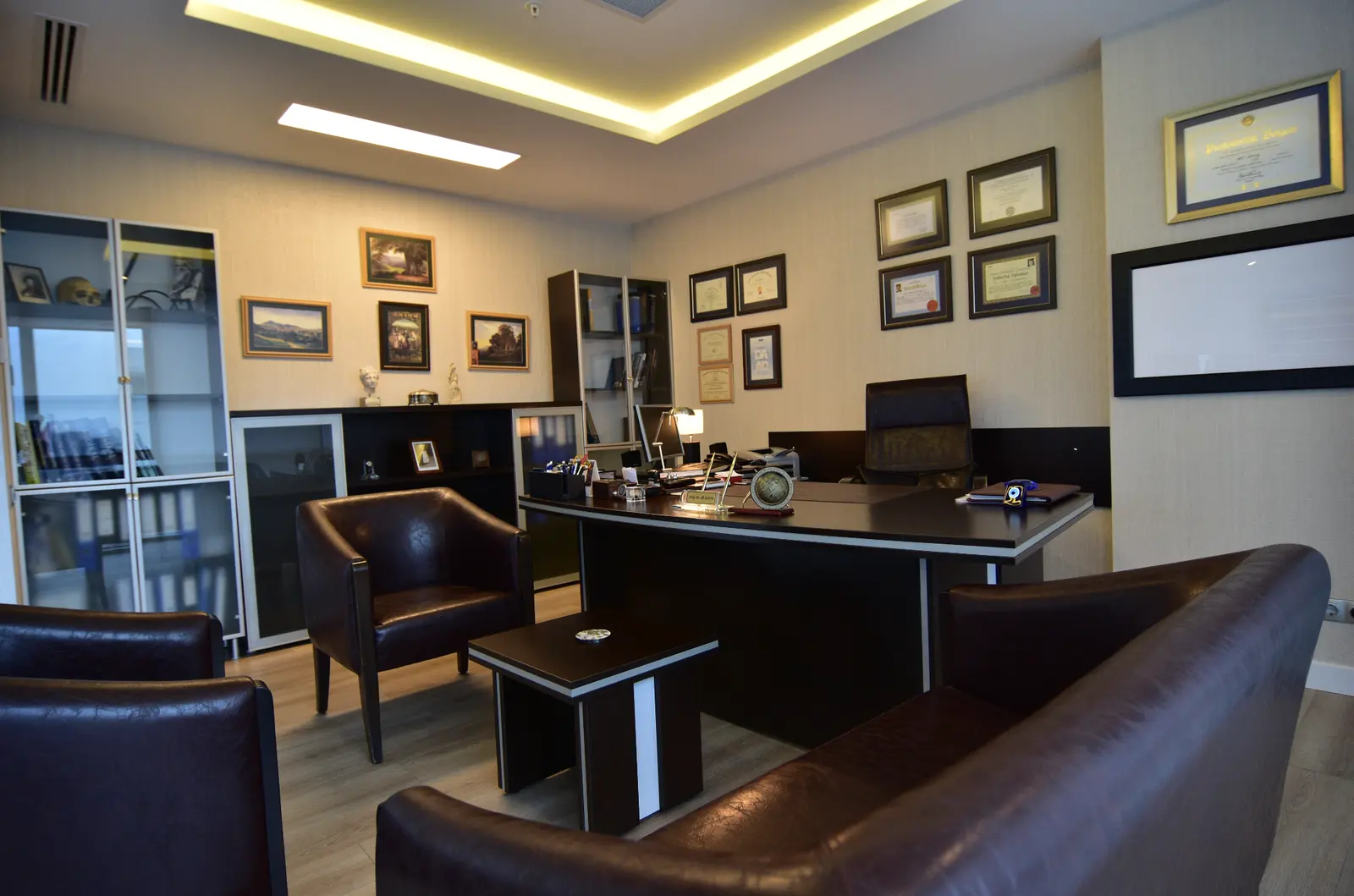 Clinic-provided photograph of Prof. Dr Ali Savaş