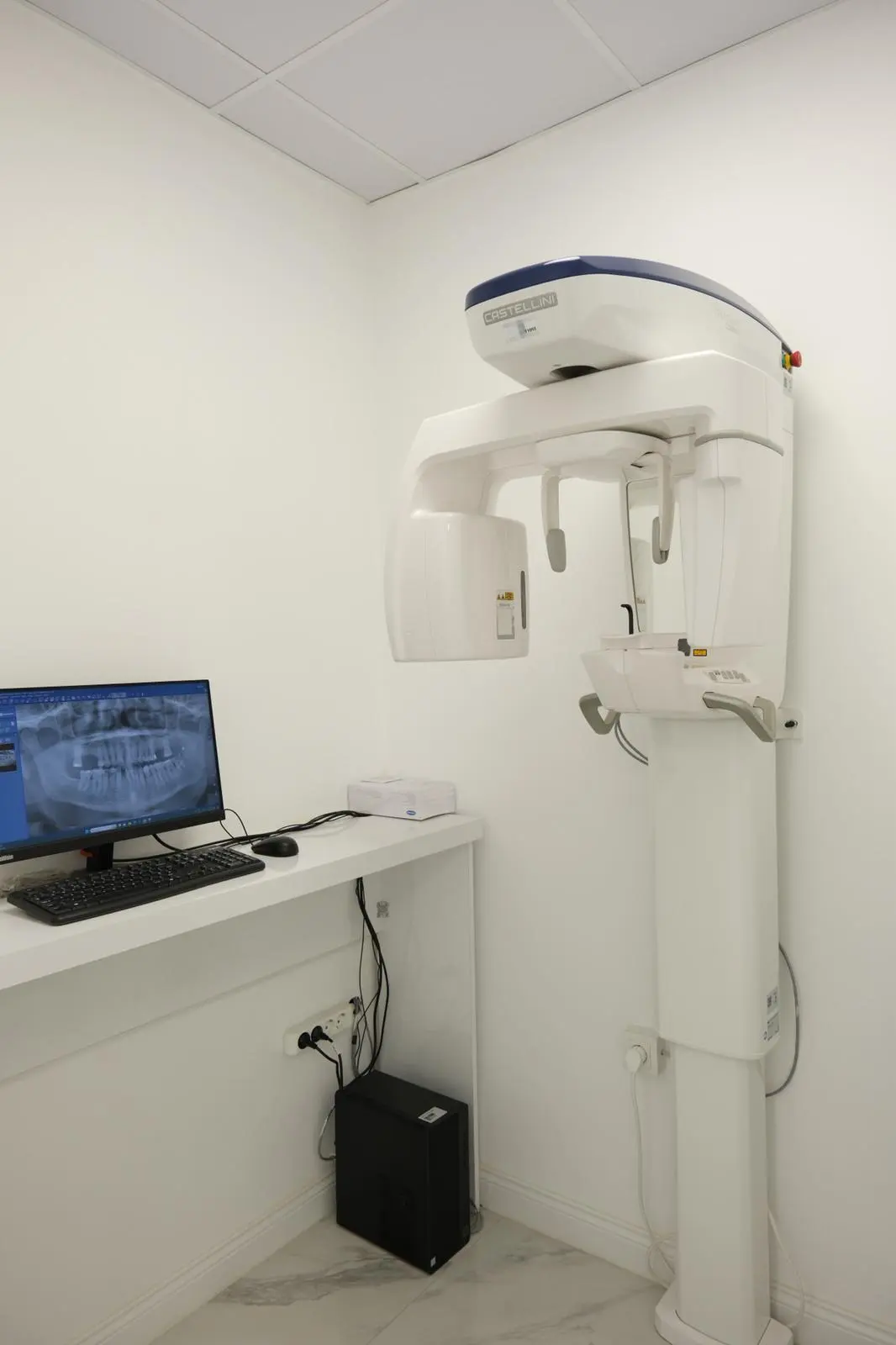 Clinic-provided photograph of Dr Hakan Bayındır
