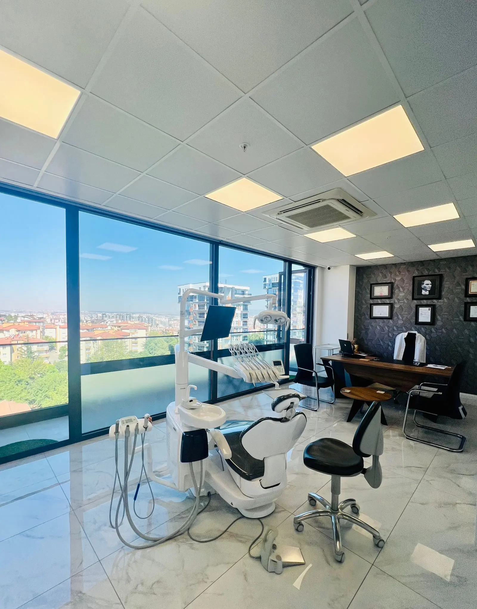 Clinic-provided photograph of Dr Hakan Bayındır