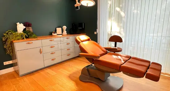 Clinic-provided photograph of Dr Mahmut Muhsin Yılmaz