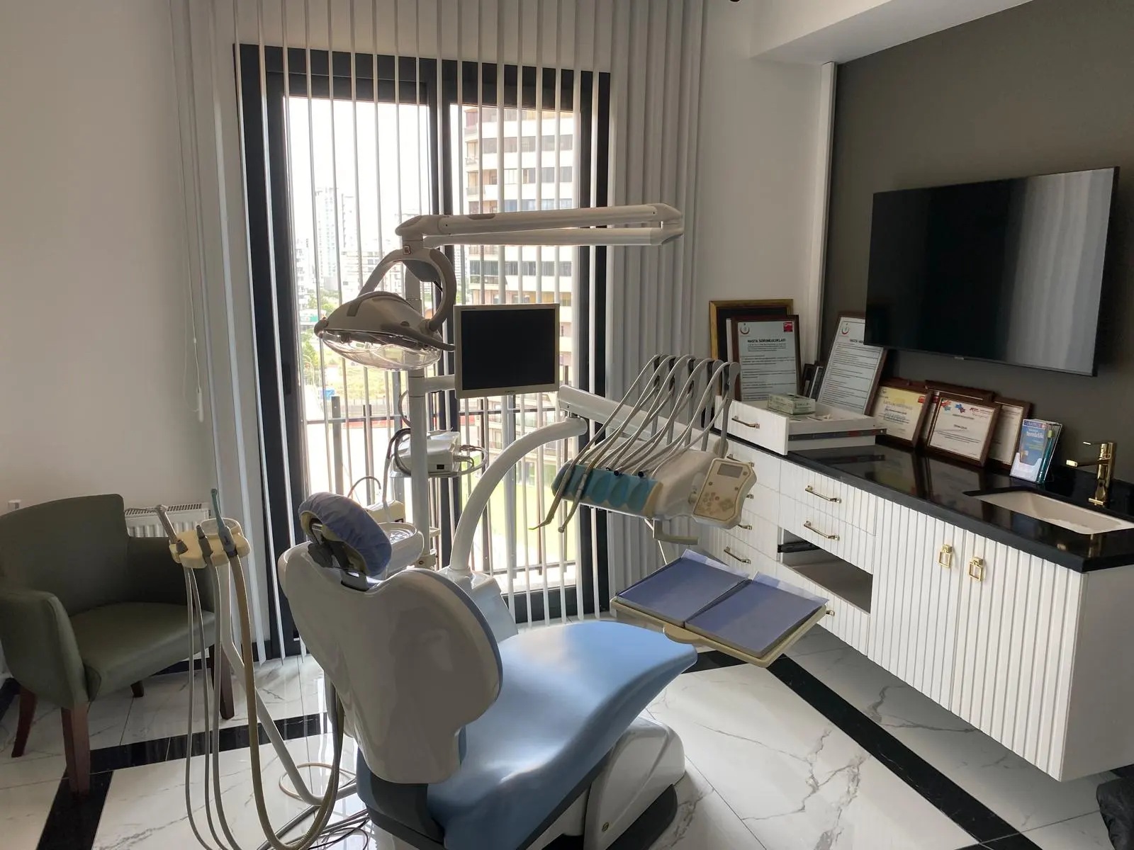 Clinic-provided photograph of Dr Fatma Çelik
