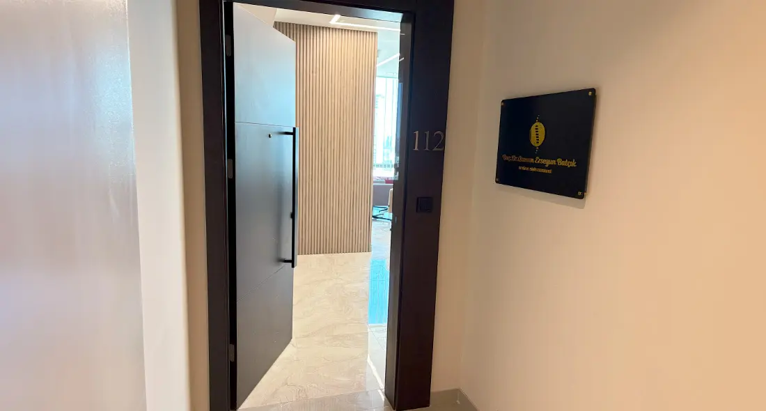 Clinic-provided photograph of Assoc. Prof. Dr Osman Ersegun Batçık