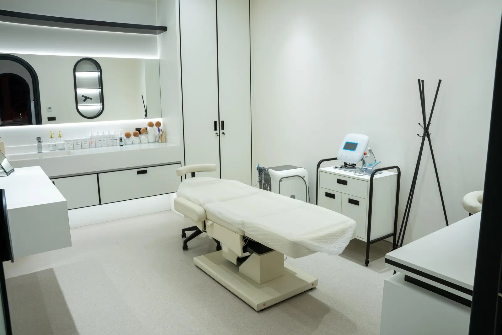 Von der Klinik bereitgestelltes Foto von Dr. Arash Jafari