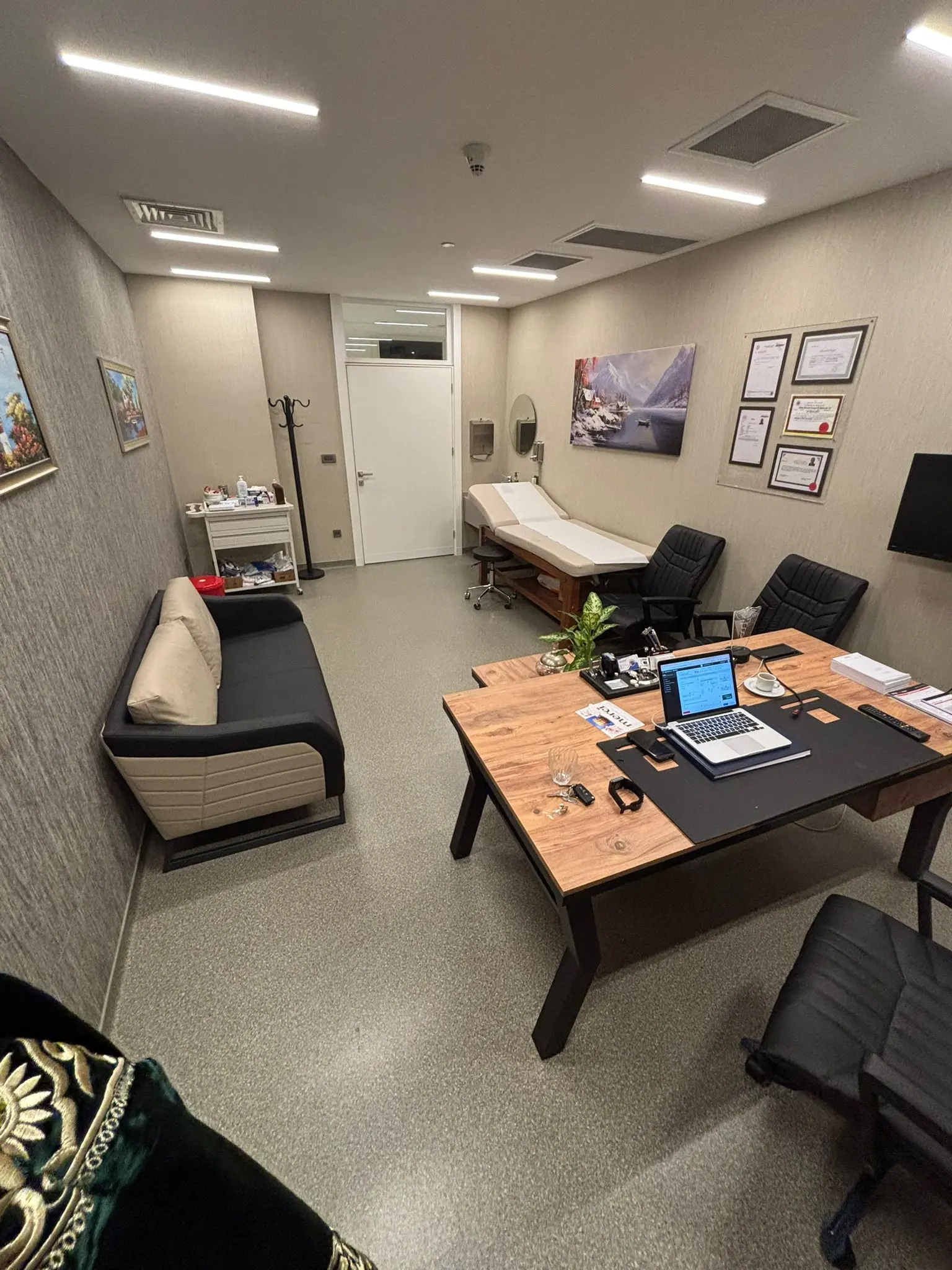 Clinic-provided photograph of Prof. Dr Hasan Göçer