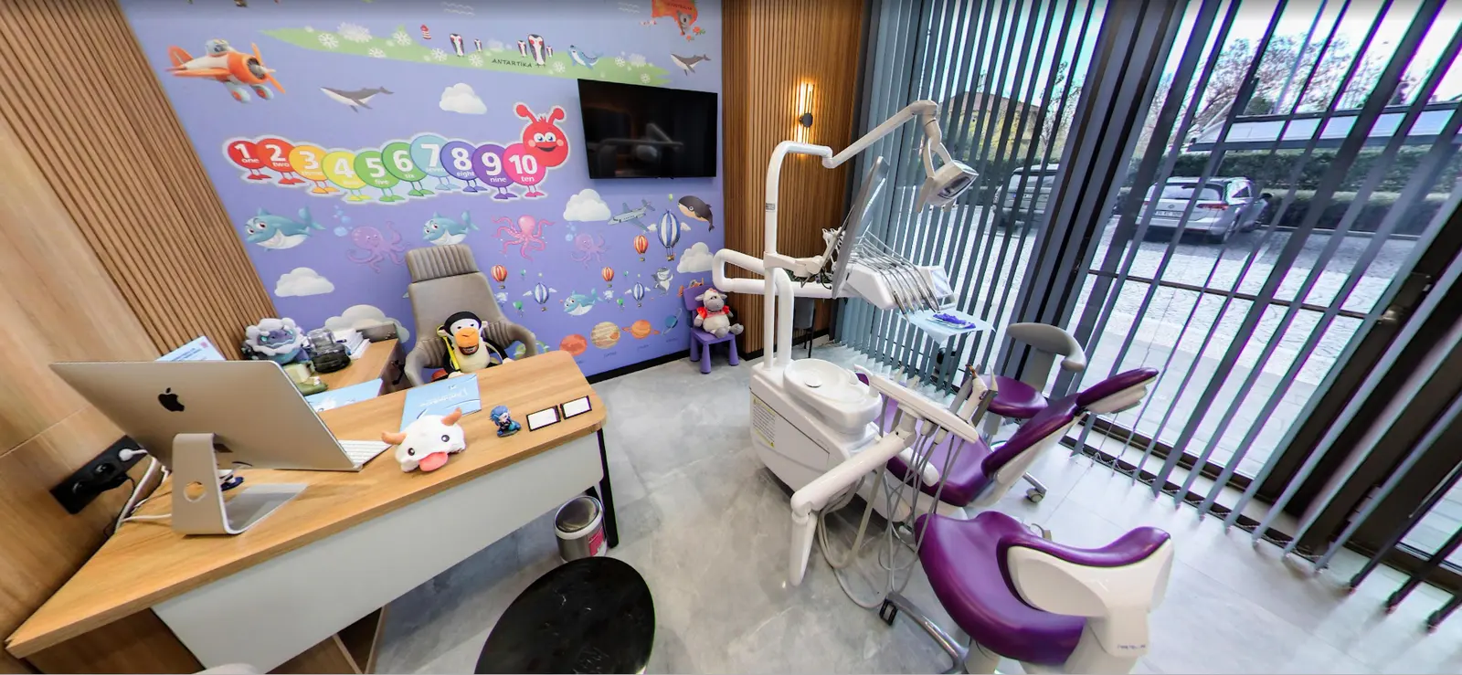 Clinic-provided photograph of Smile&Co
