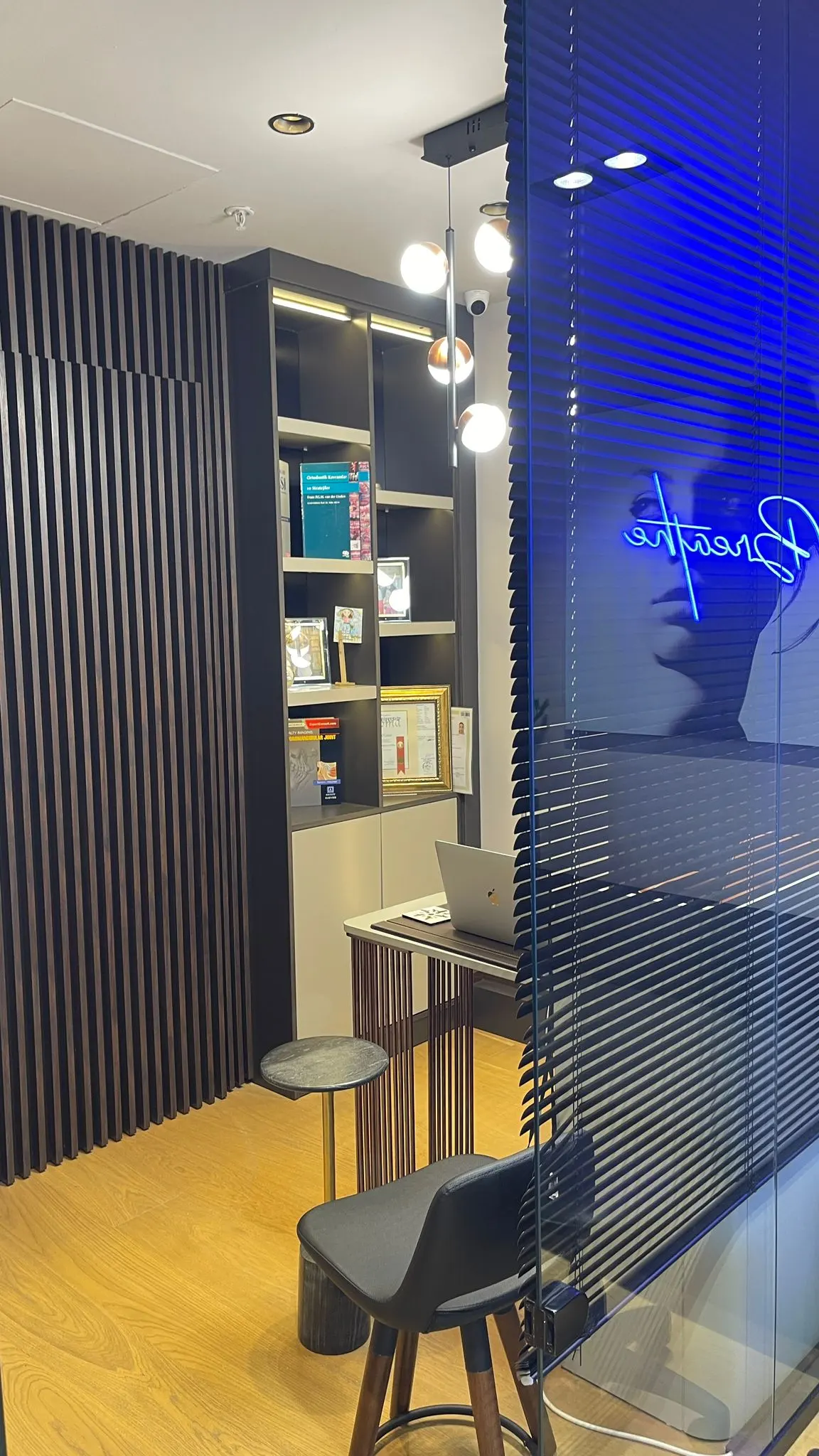 Clinic-provided photograph of Dr Aişe Cemile Cansız Bilgin