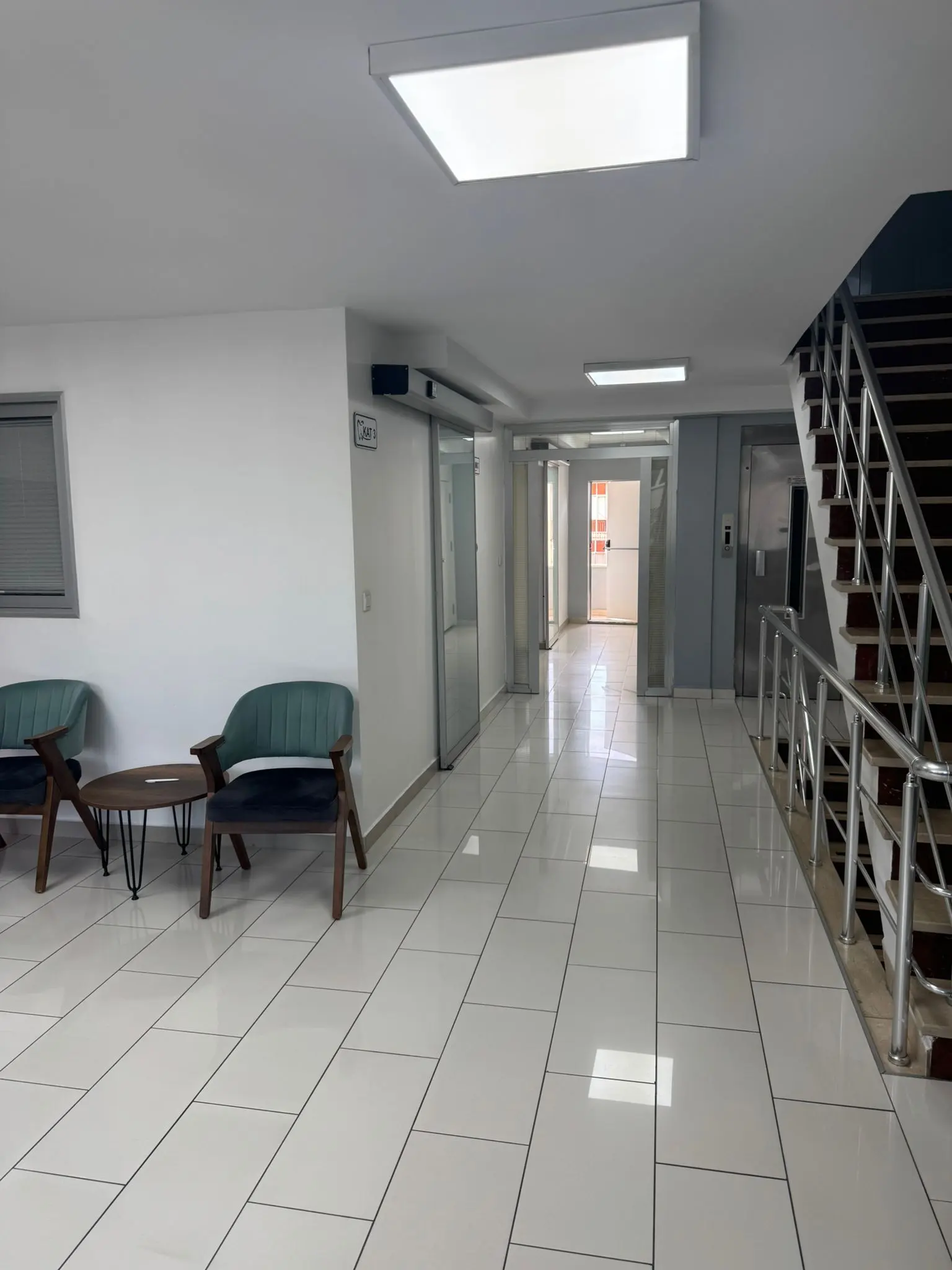 Clinic-provided photograph of Cemre Dental Clinic