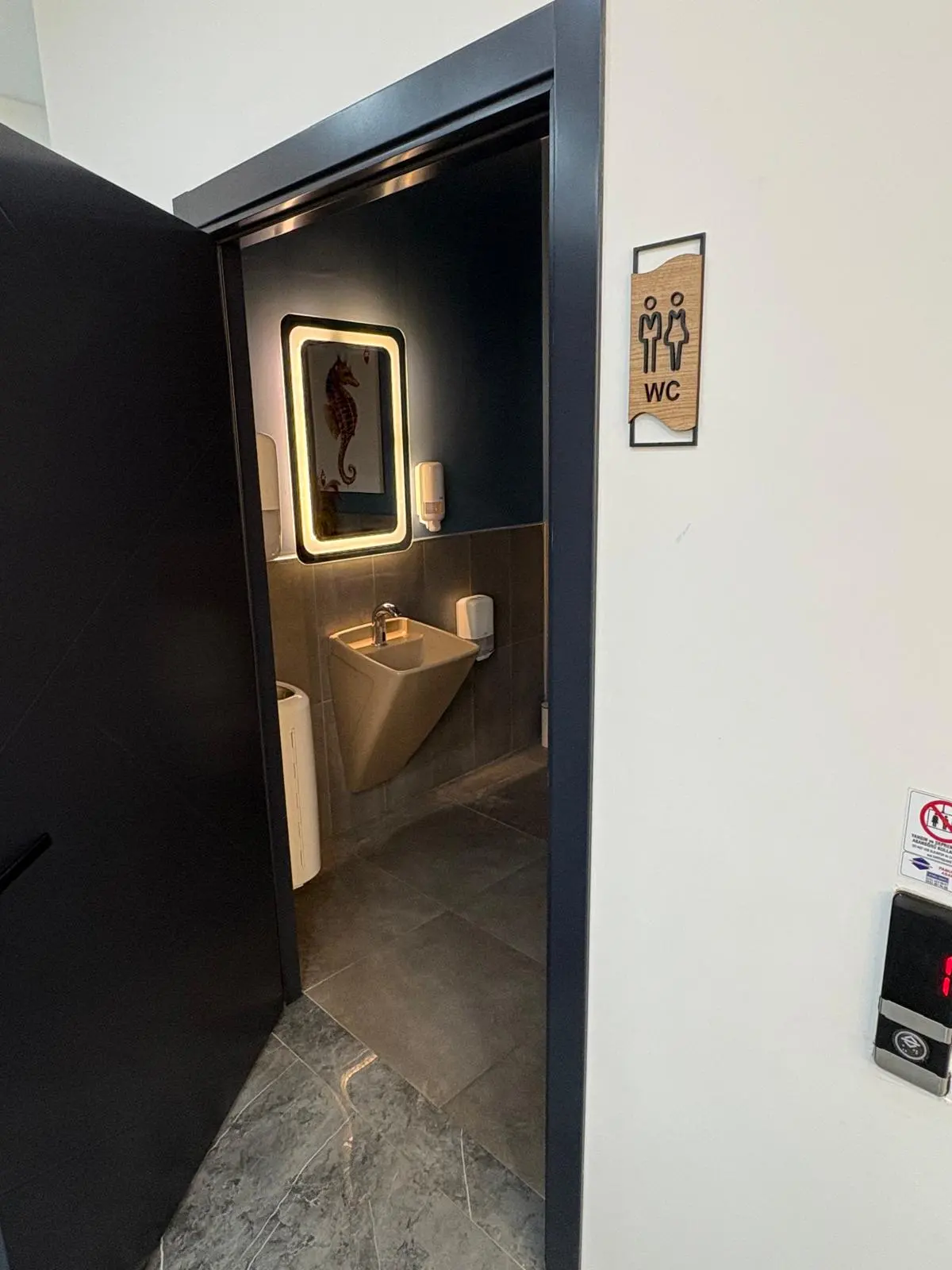 Von der Klinik bereitgestelltes Foto von Dentaperla Diamond Zahnklinik
