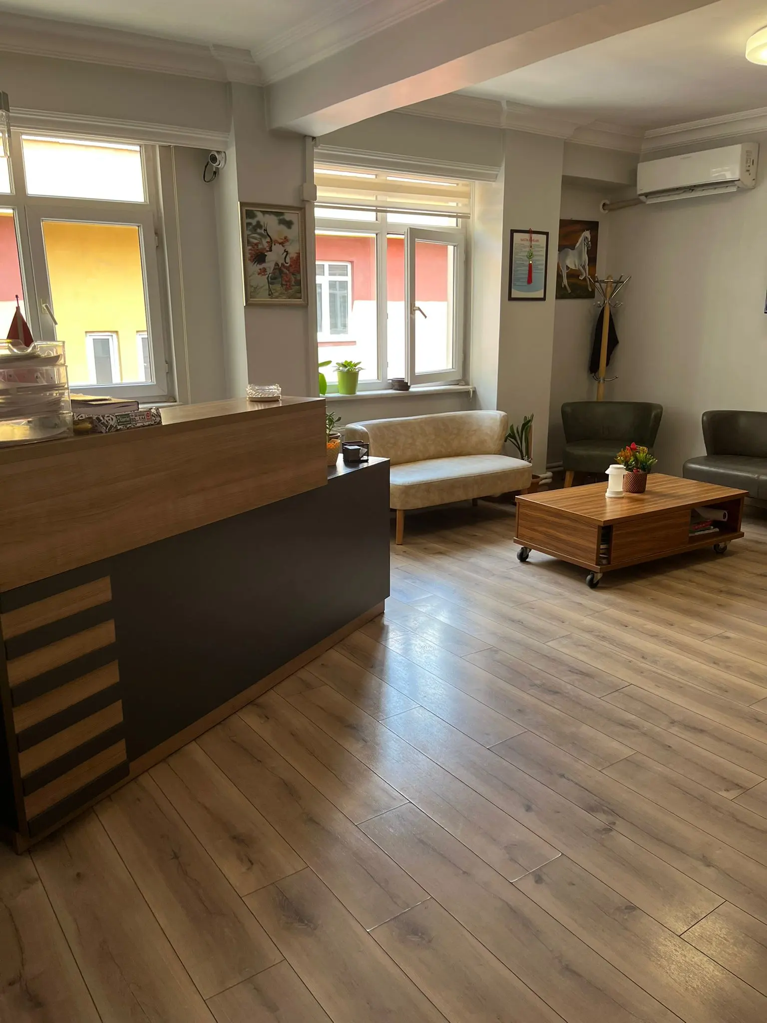 Clinic-provided photograph of Dr Tsenddorj Bahadır