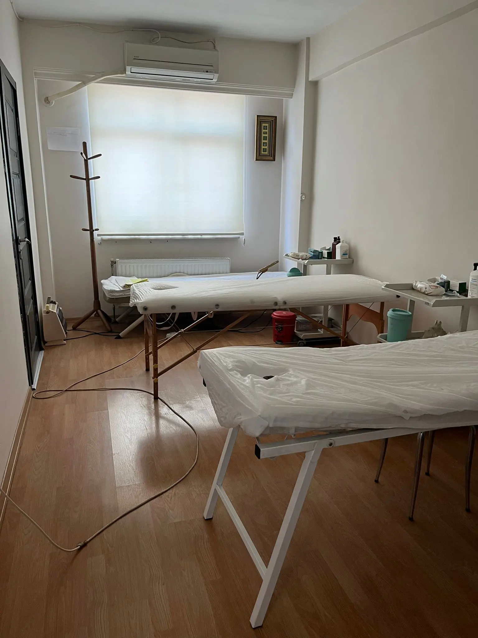 Clinic-provided photograph of Dr Tsenddorj Bahadır