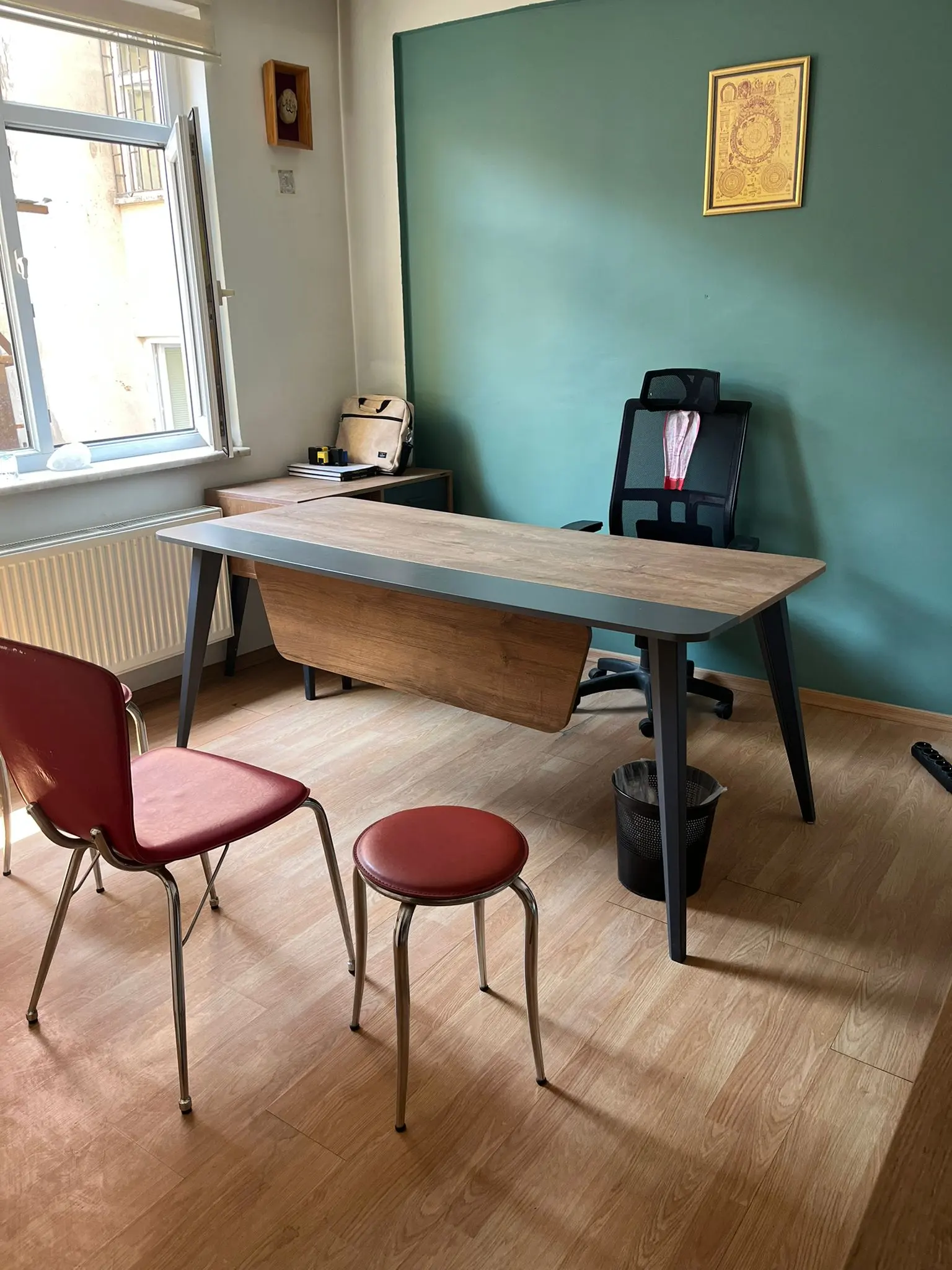 Clinic-provided photograph of Dr Tsenddorj Bahadır