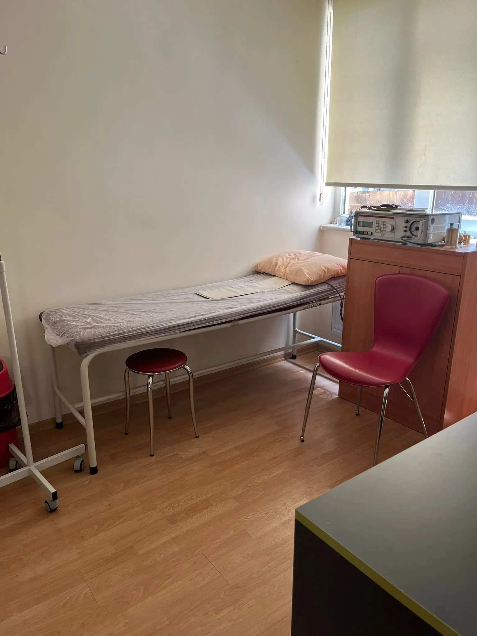 Clinic-provided photograph of Dr Tsenddorj Bahadır