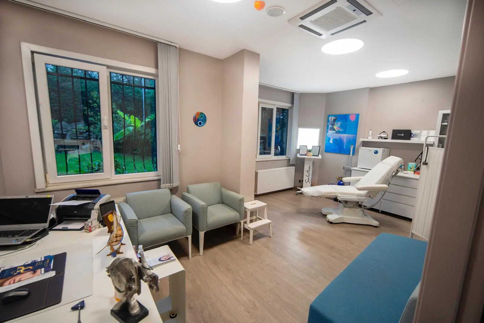 Clinic-provided photograph of Dr Osman Nuri Bulutlar