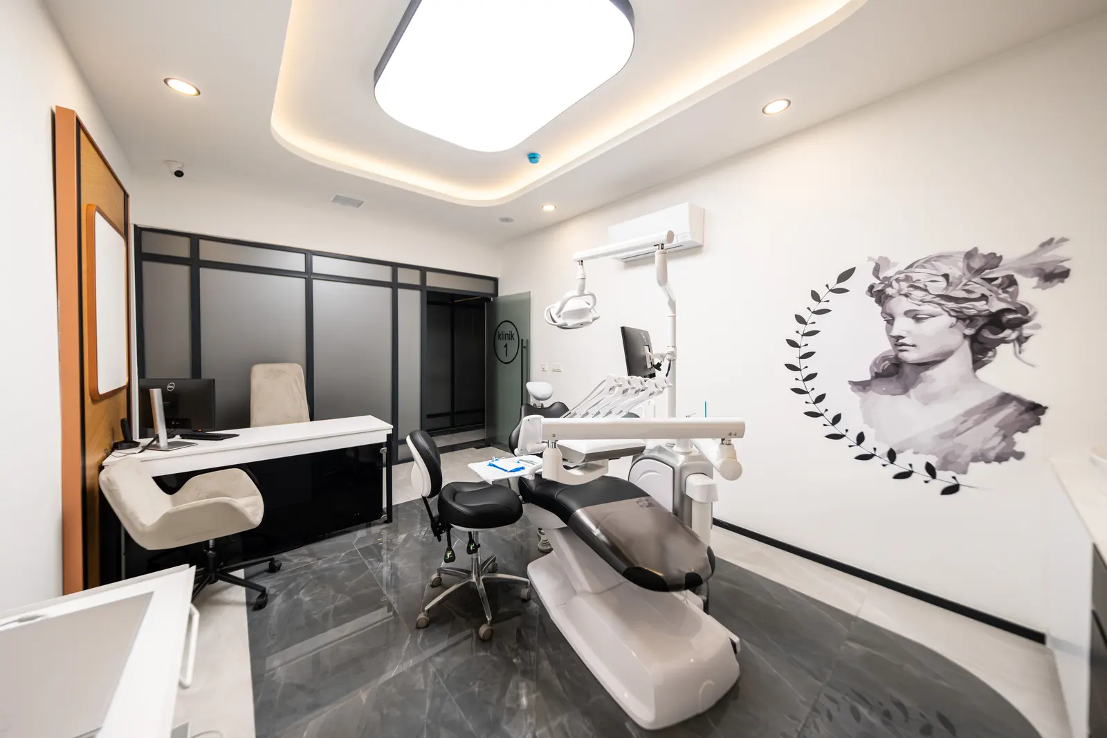 Von der Klinik bereitgestelltes Foto von Dent Helen