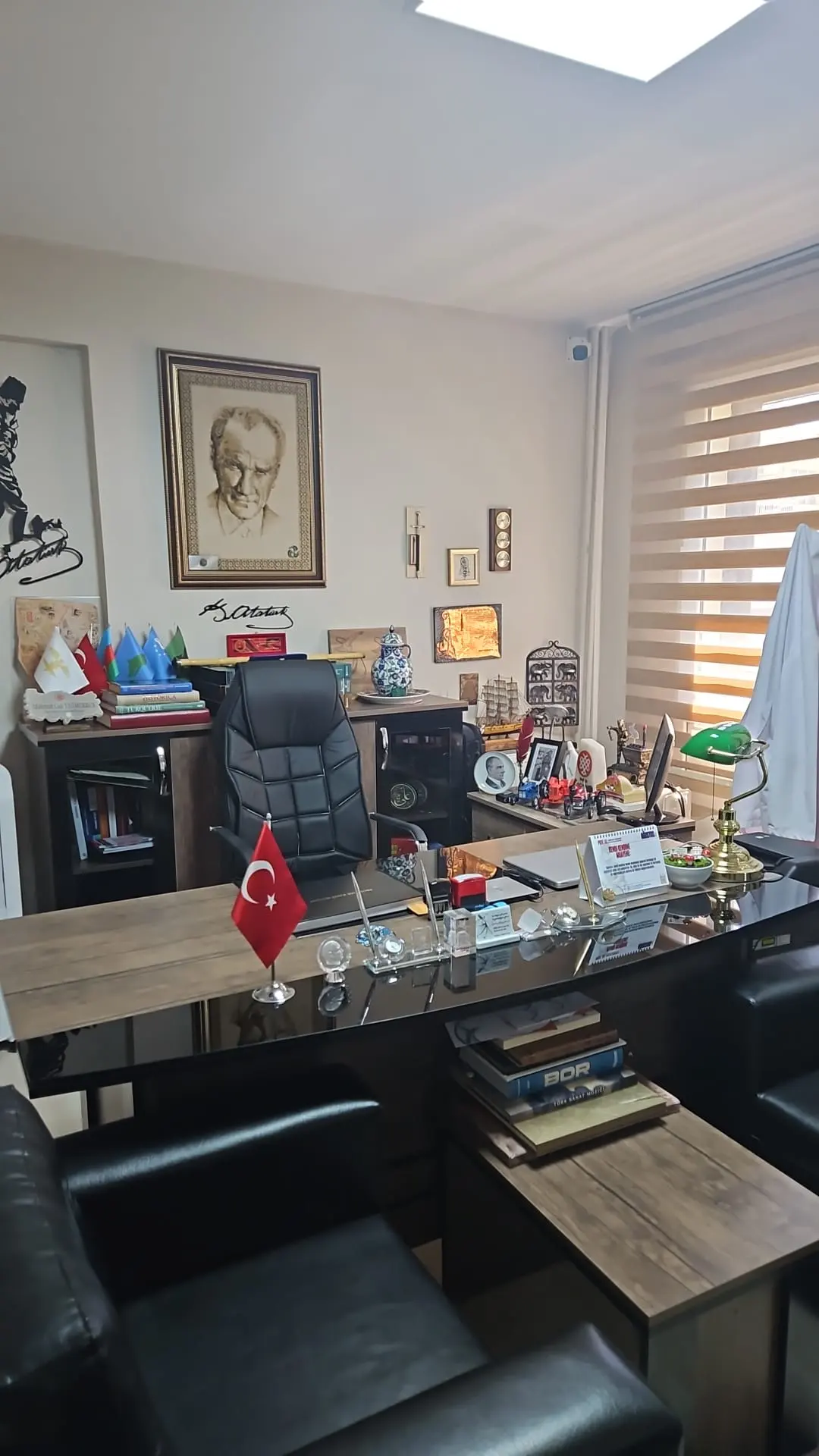 Clinic-provided photograph of Prof. Dr Mahmut Can Yağmurdur