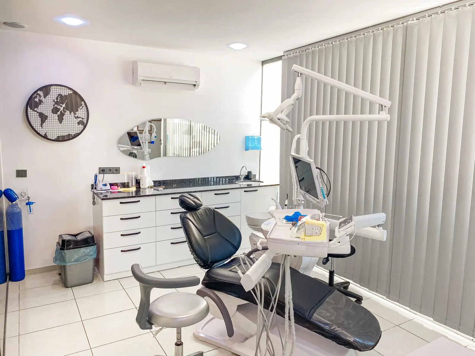 Clinic-provided photograph of Dr Murat Mervan Fakı