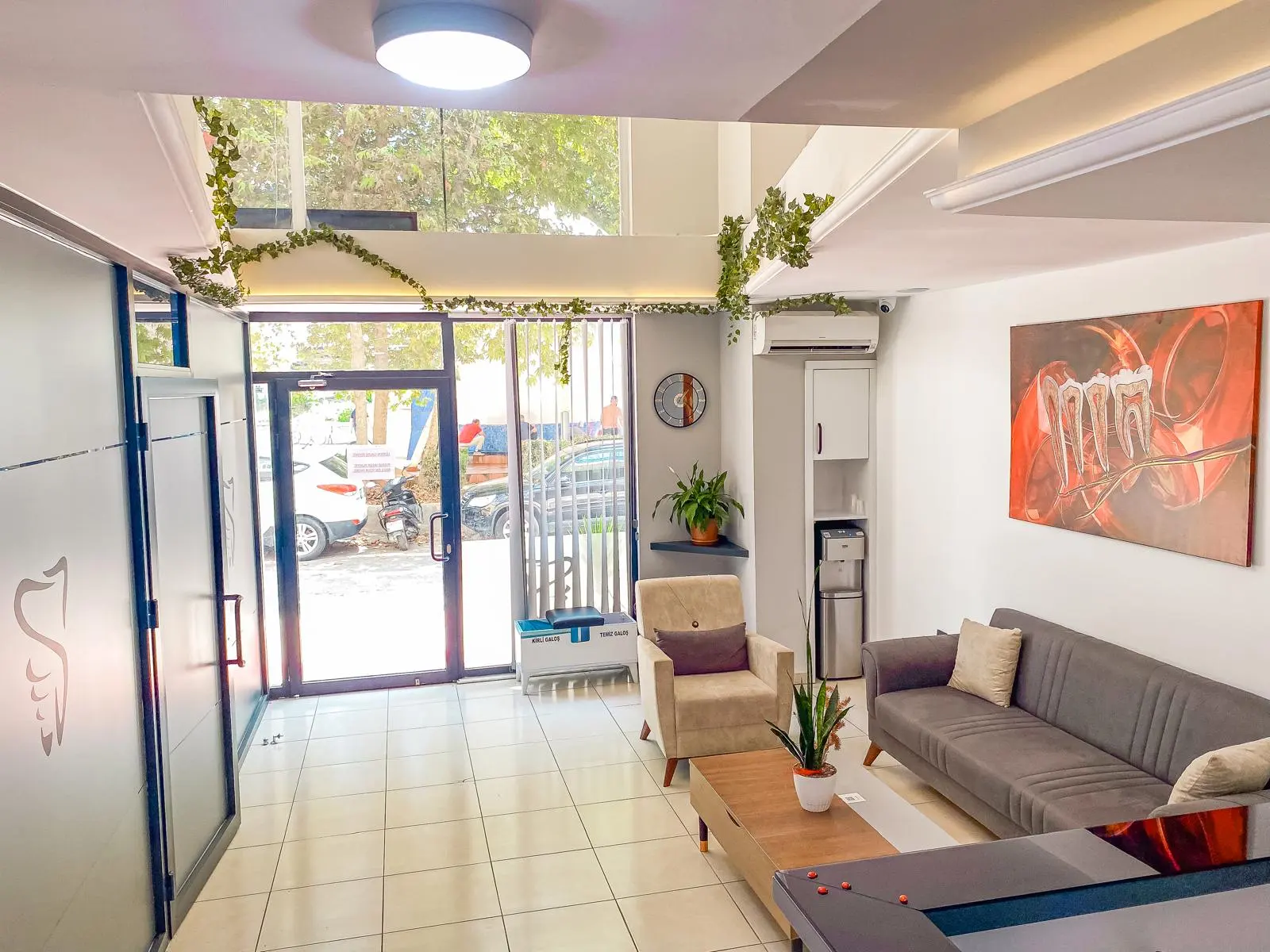 Clinic-provided photograph of Dr Murat Mervan Fakı