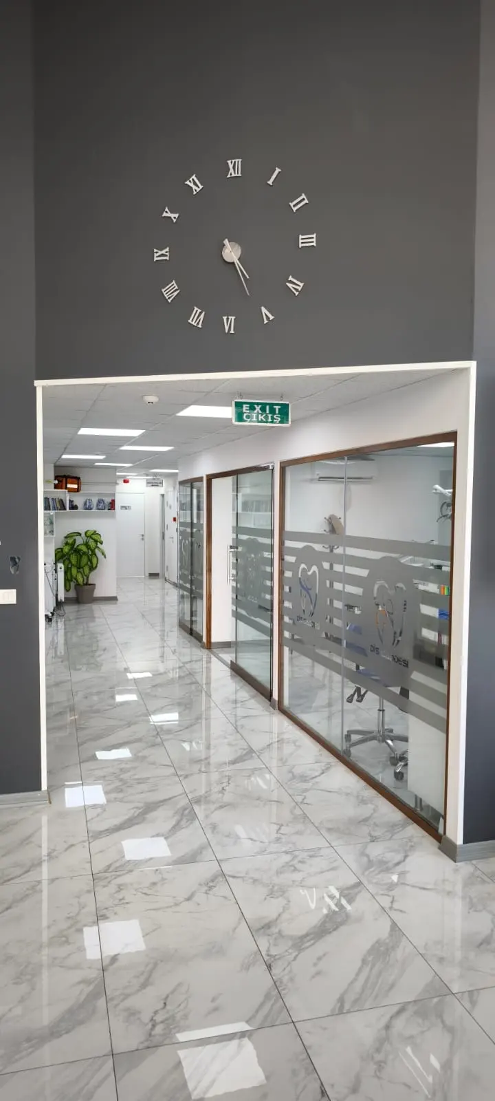 Clinic-provided photograph of Diş Caddesi Dental Clinic