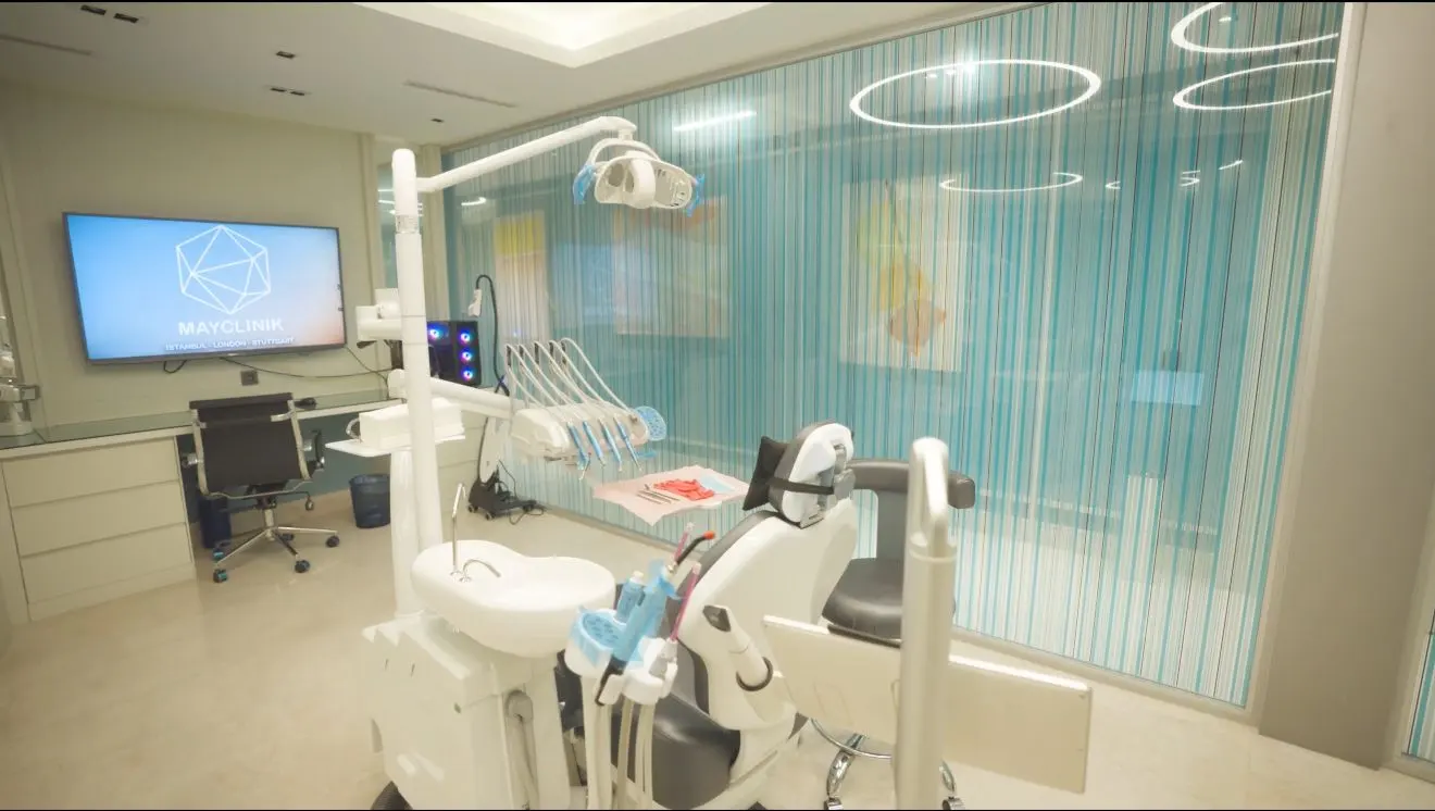 Clinic-provided photograph of Dr İlkim Akcabelen