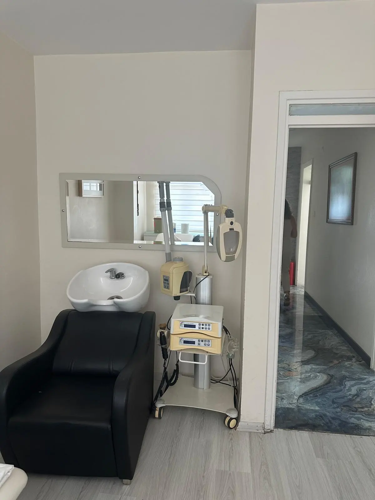 Clinic-provided photograph of Dr Özgür Çetiner Clinic