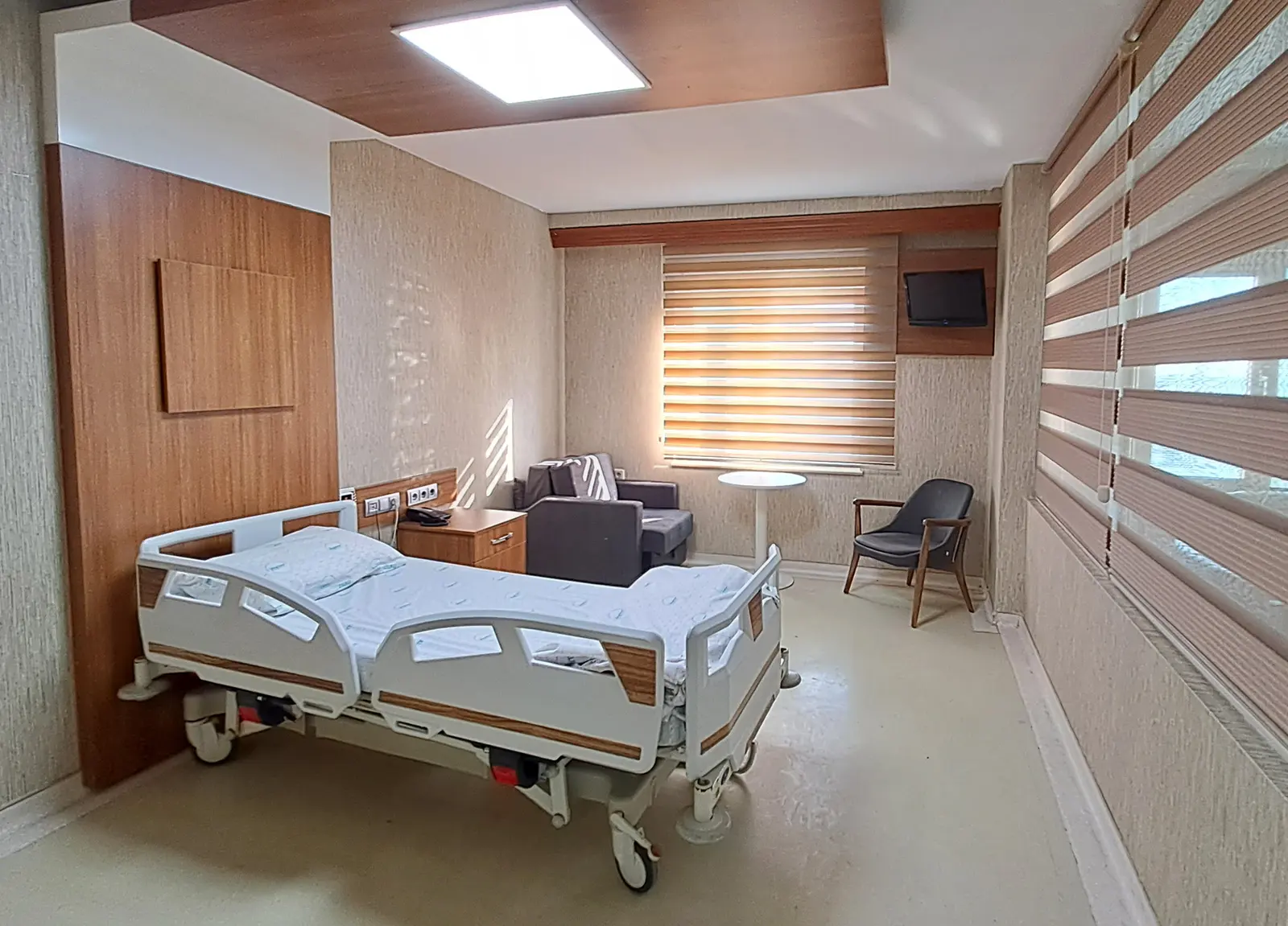 Clinic-provided photograph of Tarsus MMT American Hospital