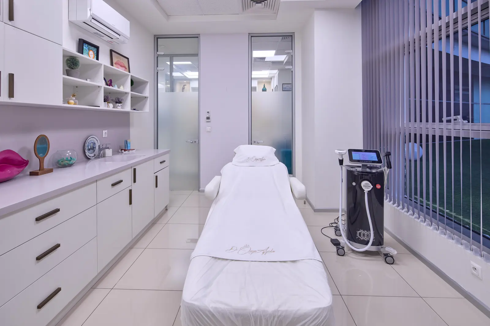 Clinic-provided photograph of Dr Özge Aydın