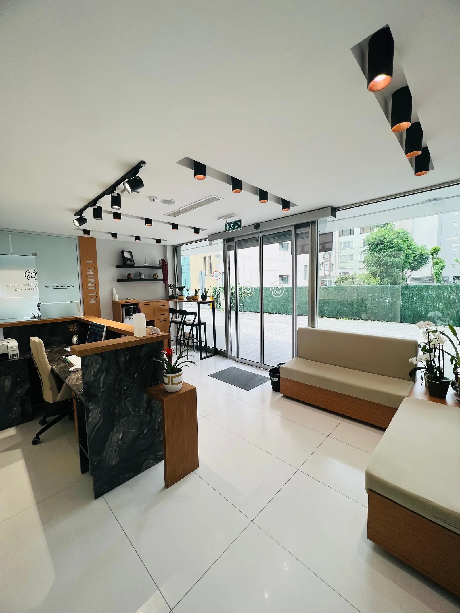 Von der Klinik bereitgestelltes Foto von Özgür Dental Clinic