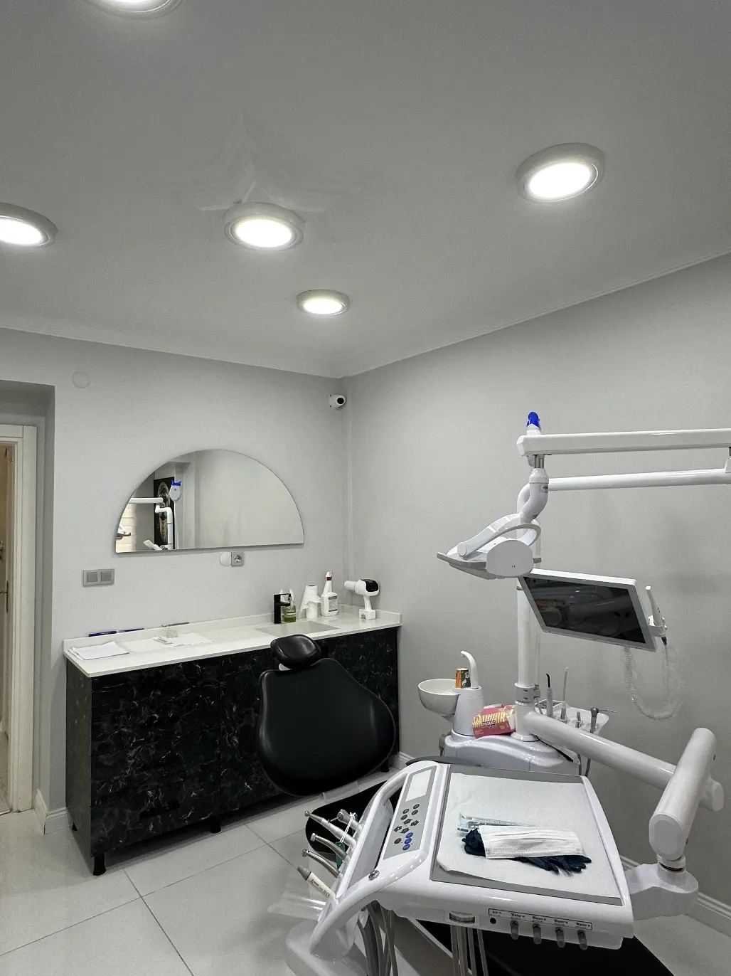Clinic-provided photograph of Dr Elif Gözde Gül